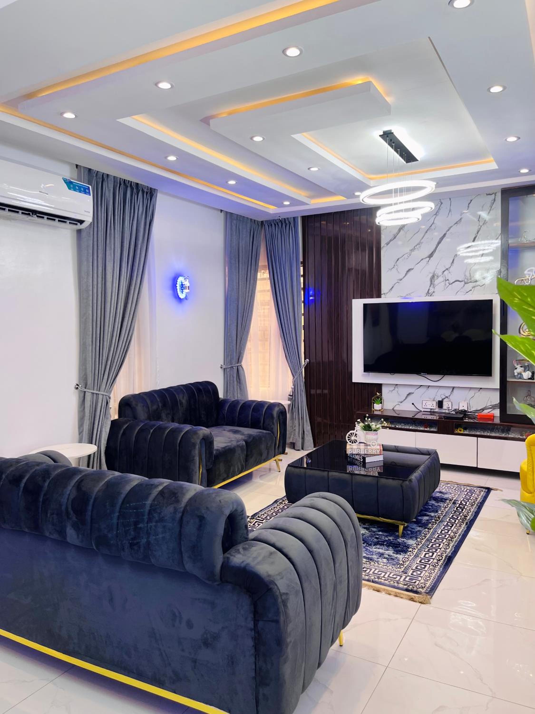 Graceville-Grandeur Apartments