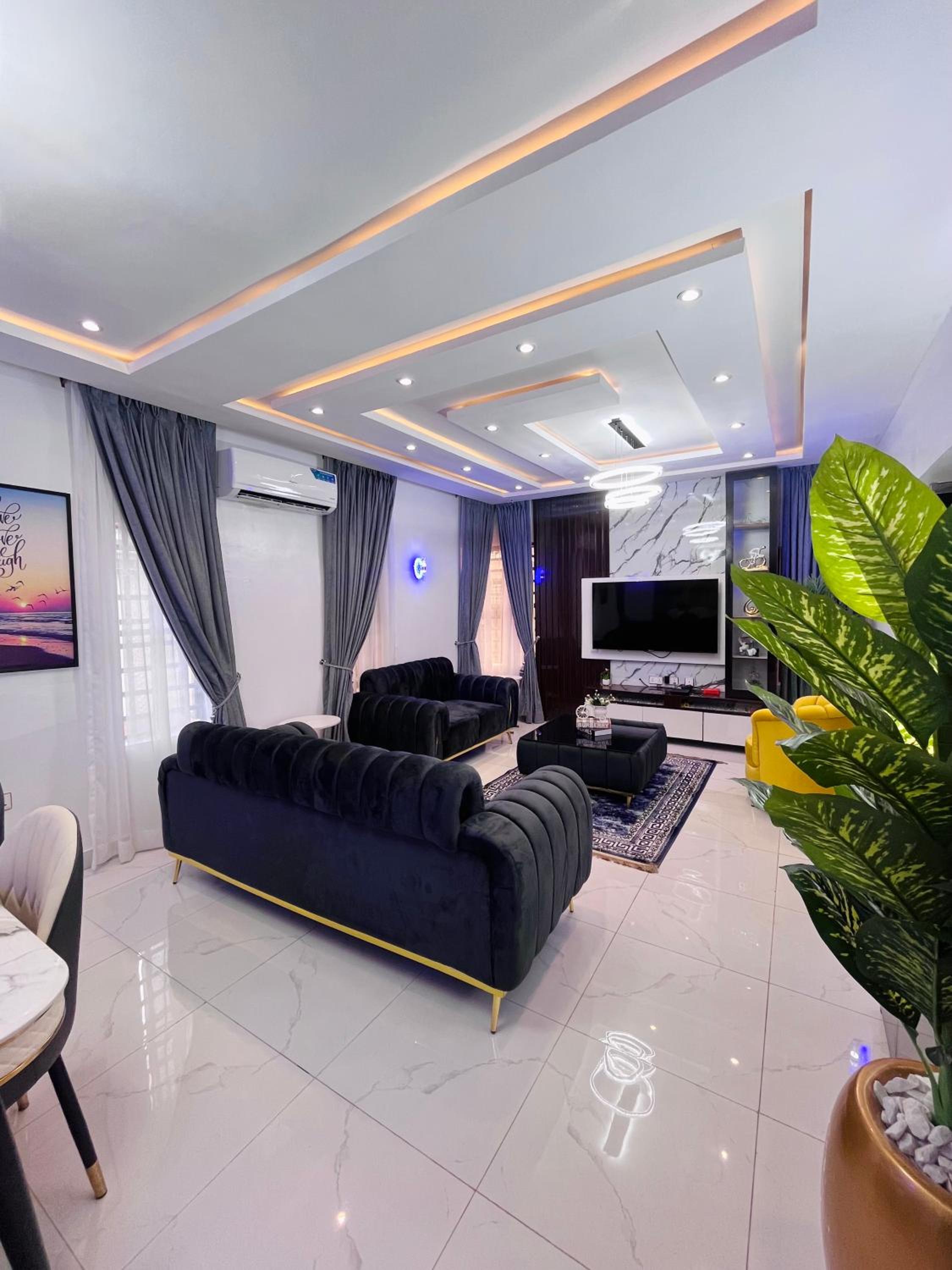 Graceville-Grandeur Apartments