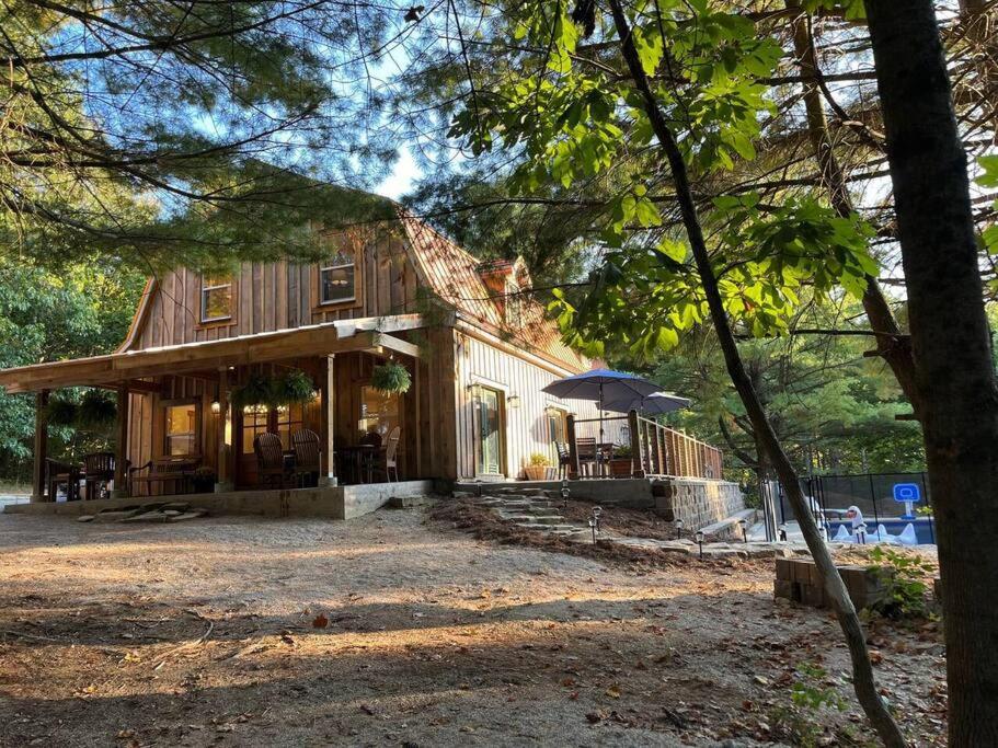 Bloomington Vacations - Secluded with Hot tub, Pool table, Arcade, Fishing andTheater Room - Property Image 5