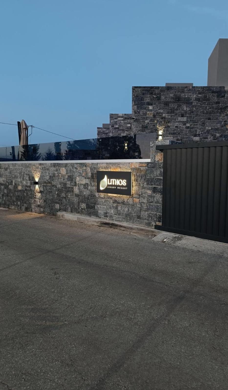 Lithos Luxury Resort