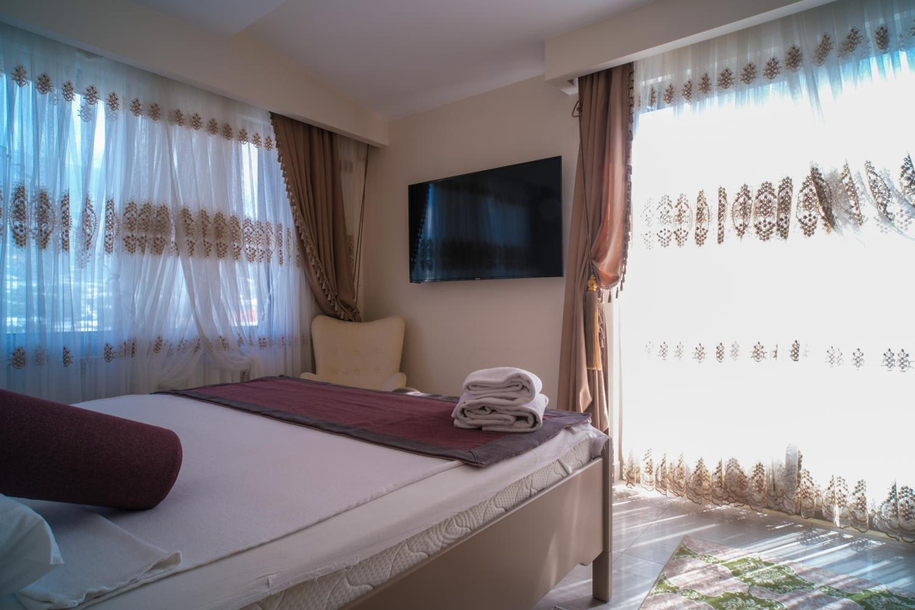 Graf Victor Otel - Image 52