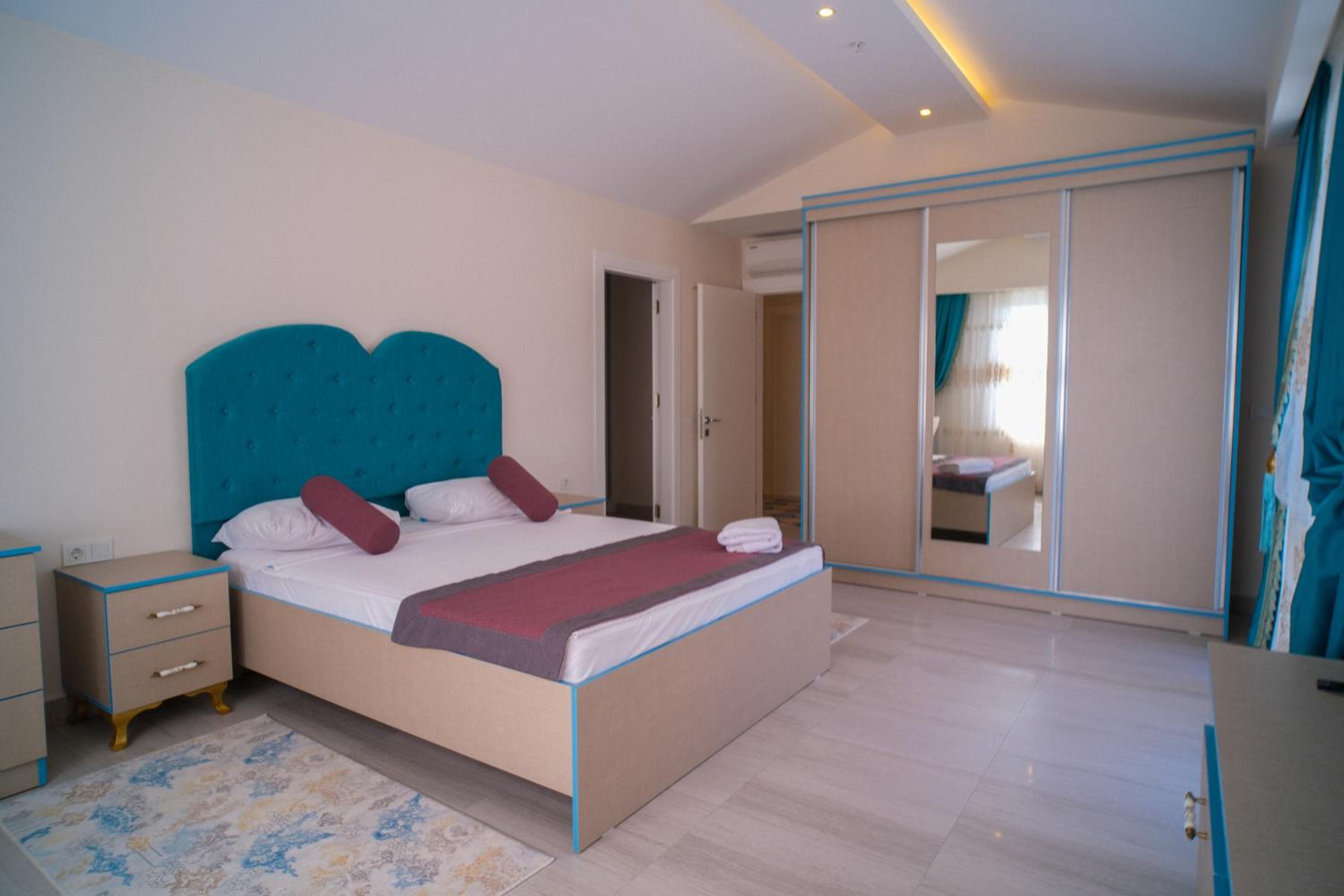 Graf Victor Otel - Image 39