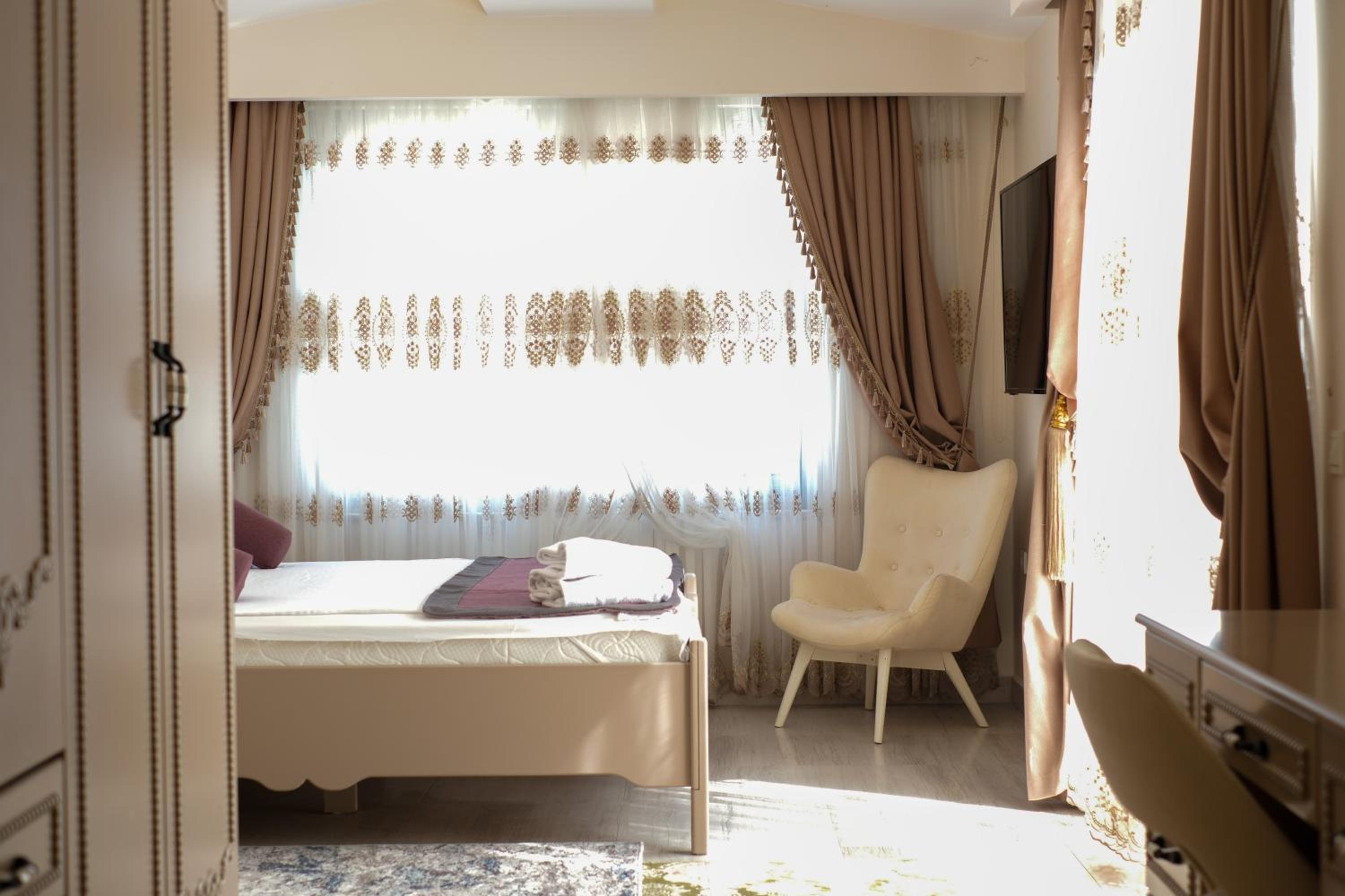 Graf Victor Otel - Image 53