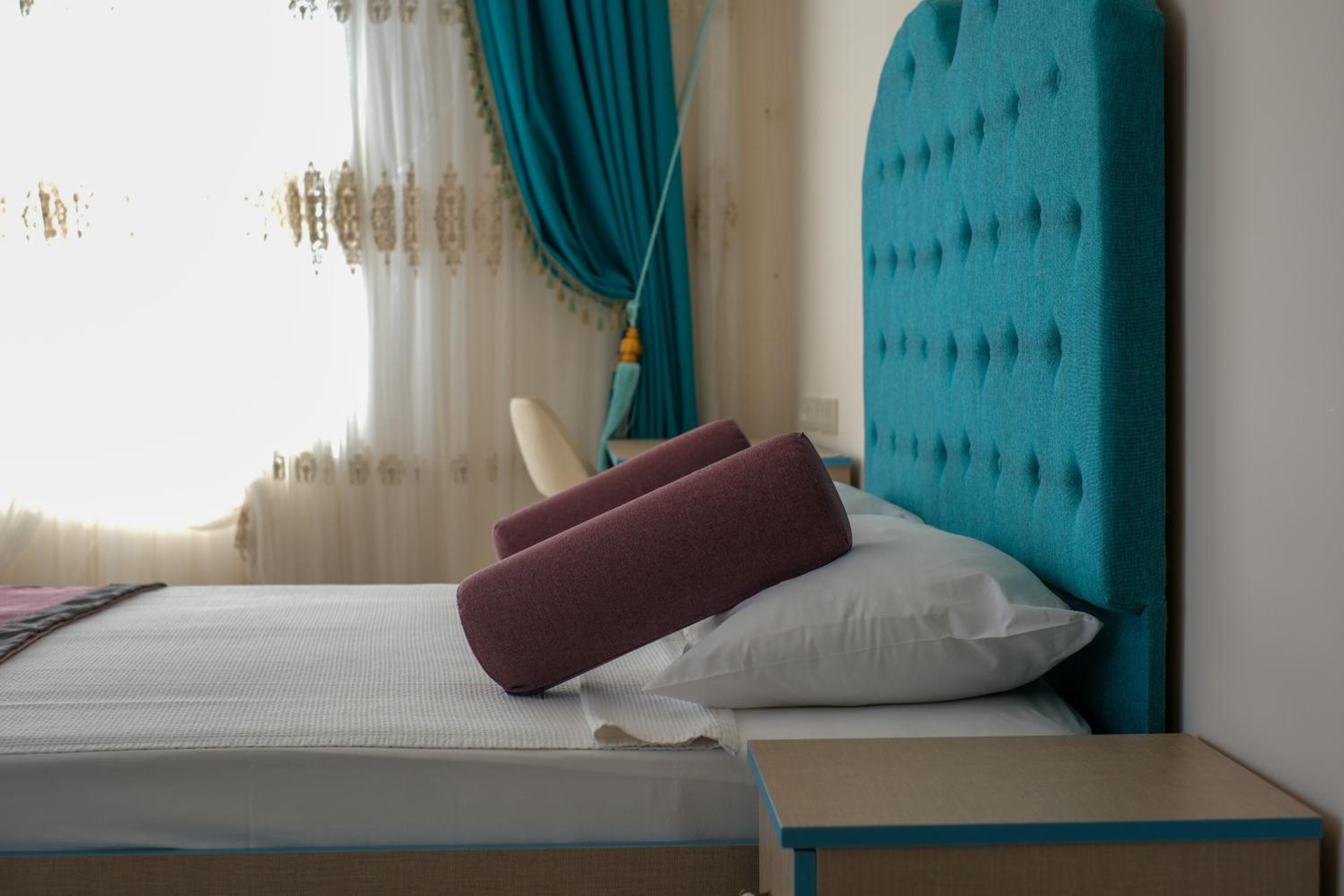 Graf Victor Otel - Image 48