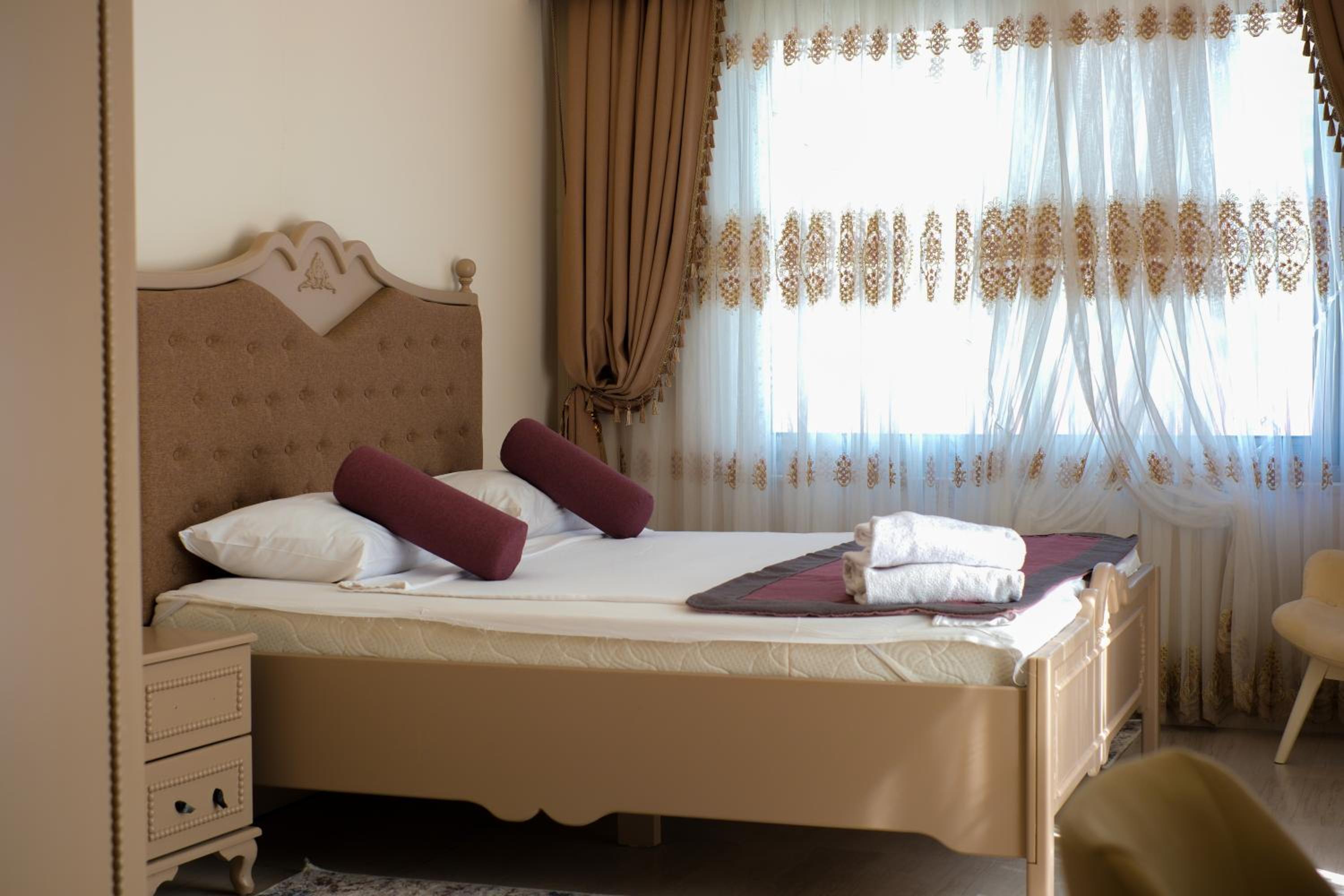 Graf Victor Otel - Image 55