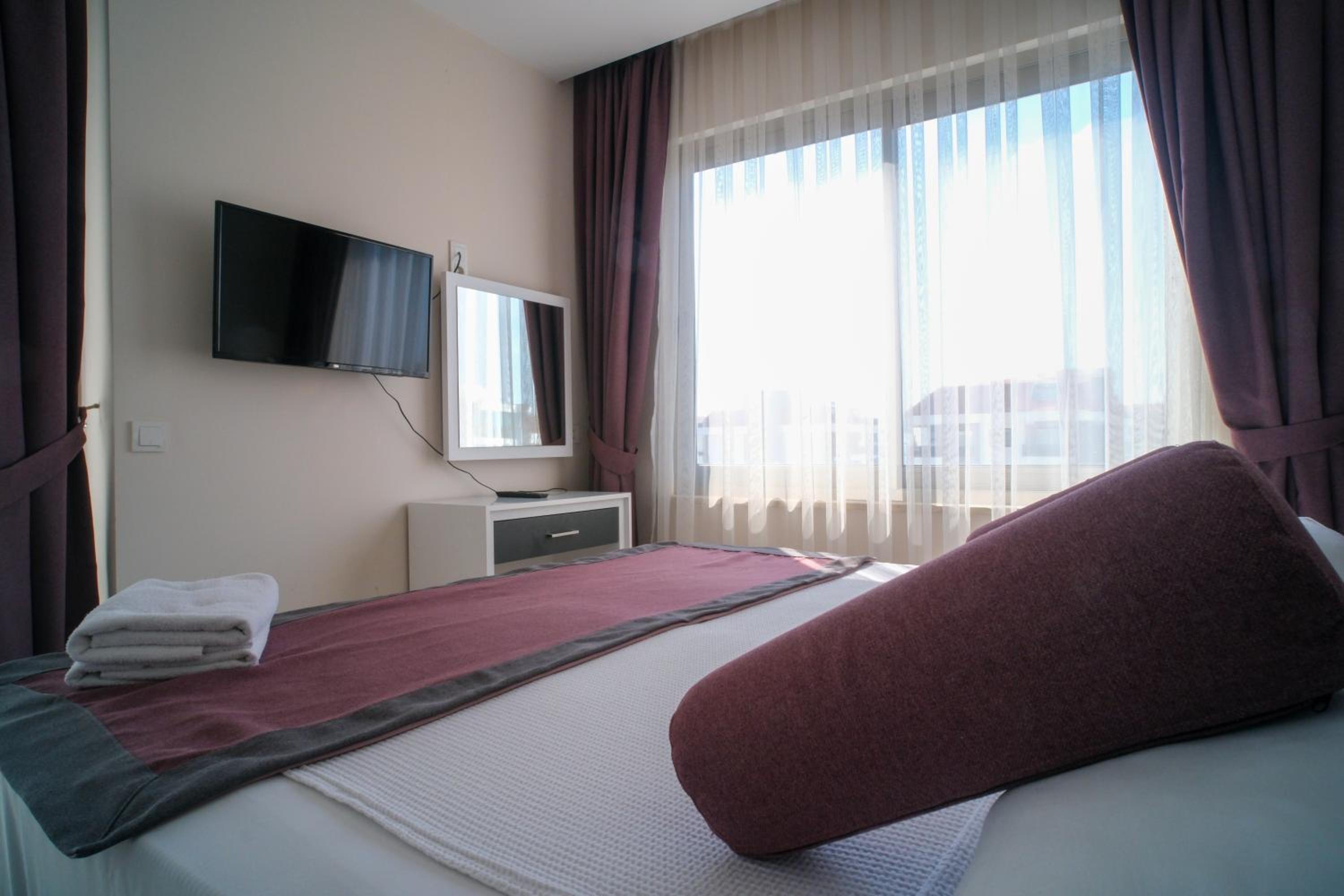 Graf Victor Otel - Image 69