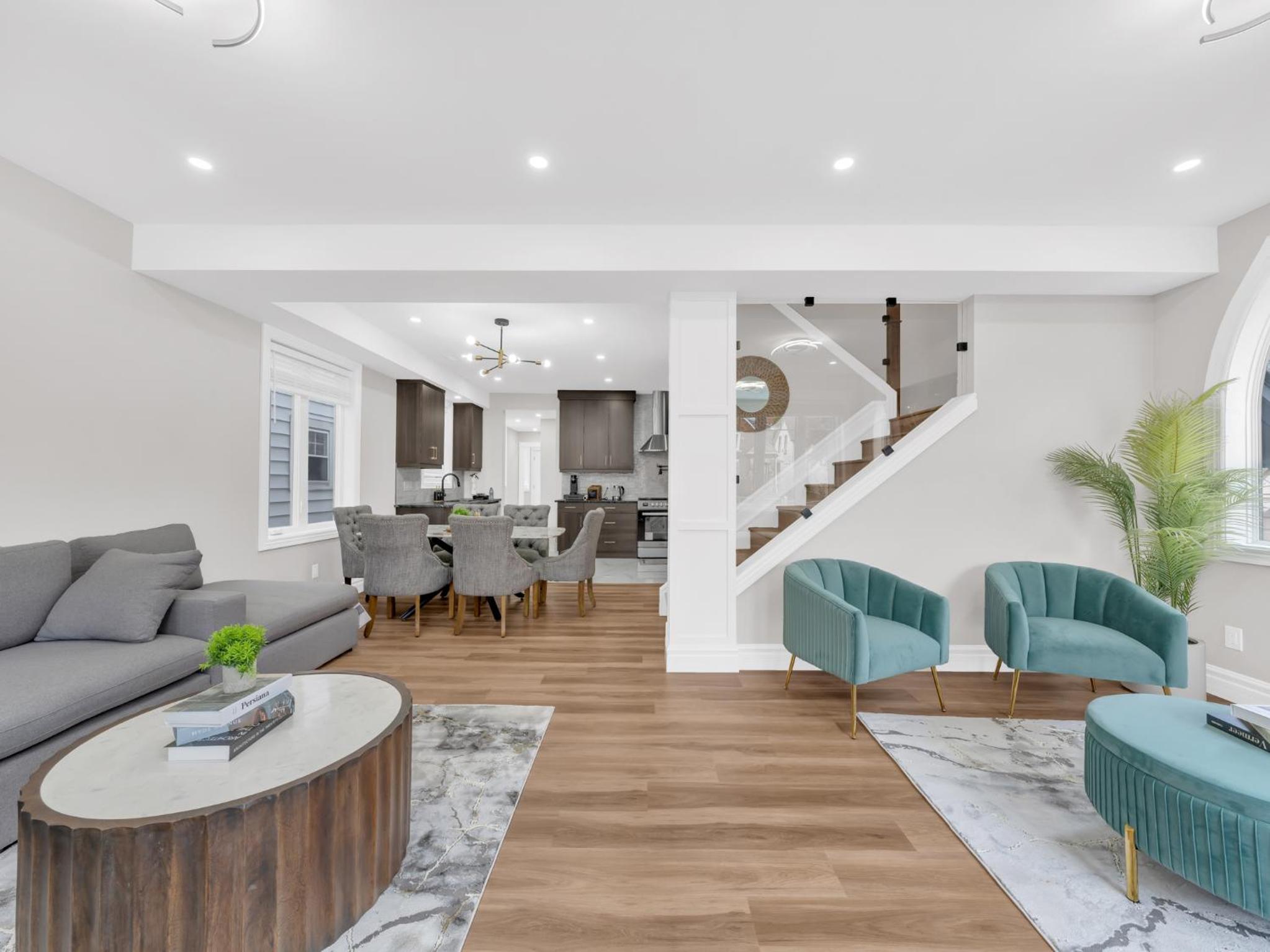 5 Bedrooms Modern Oasis in Downtown Area