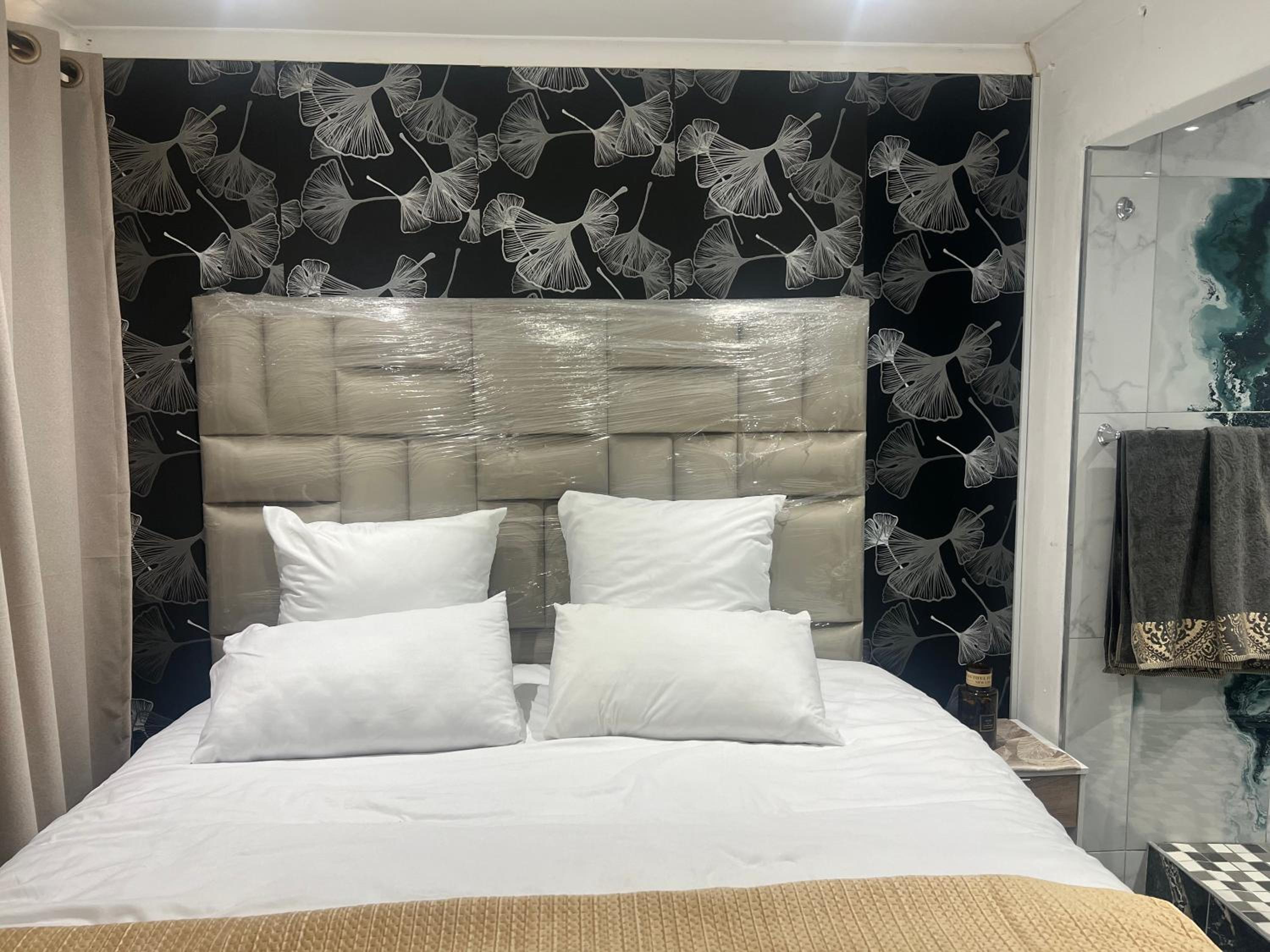 Luxury beach 2 bedroom apartment-46 Blue Largo view 5