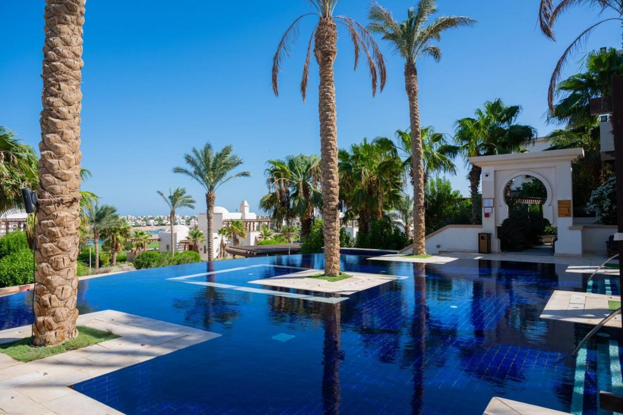 Nayah Stays, Ancient Sands Luxurious Pool Terrace Apartment