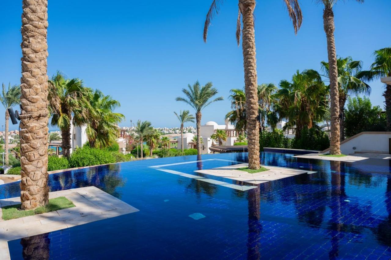 Nayah Stays, Ancient Sands Luxurious Pool Terrace Apartment
