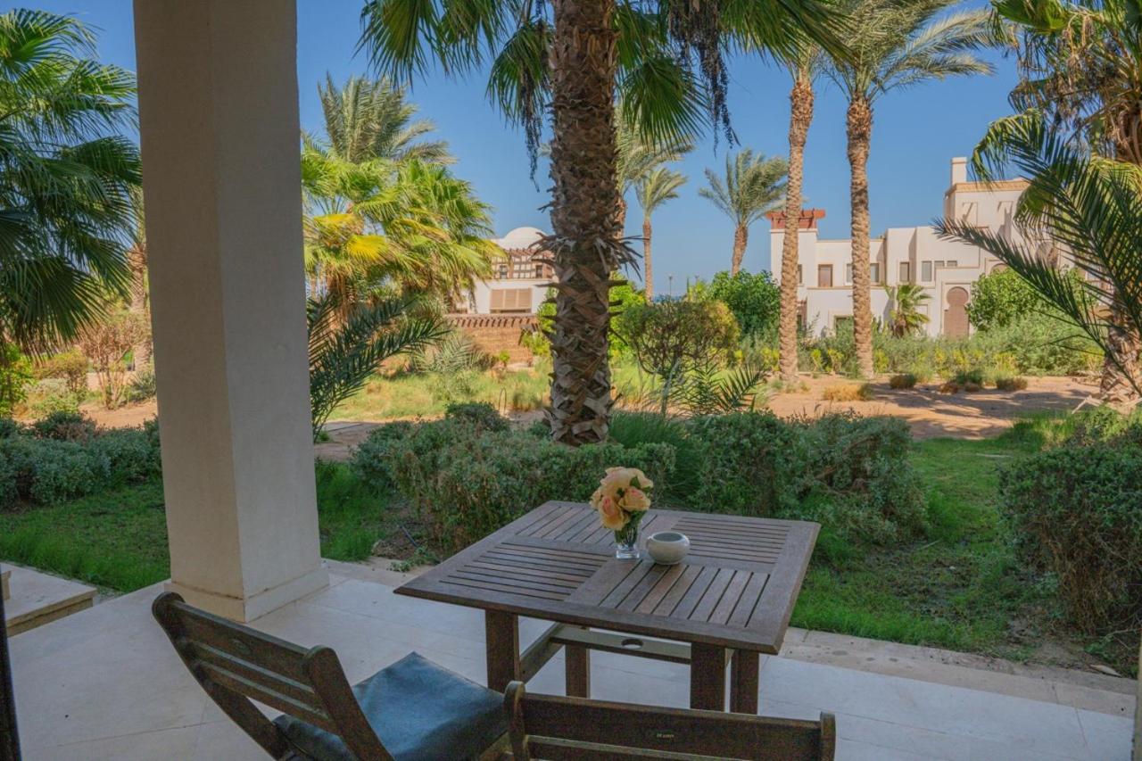 Nayah Stays, Ancient Sands Luxurious Pool Terrace Apartment