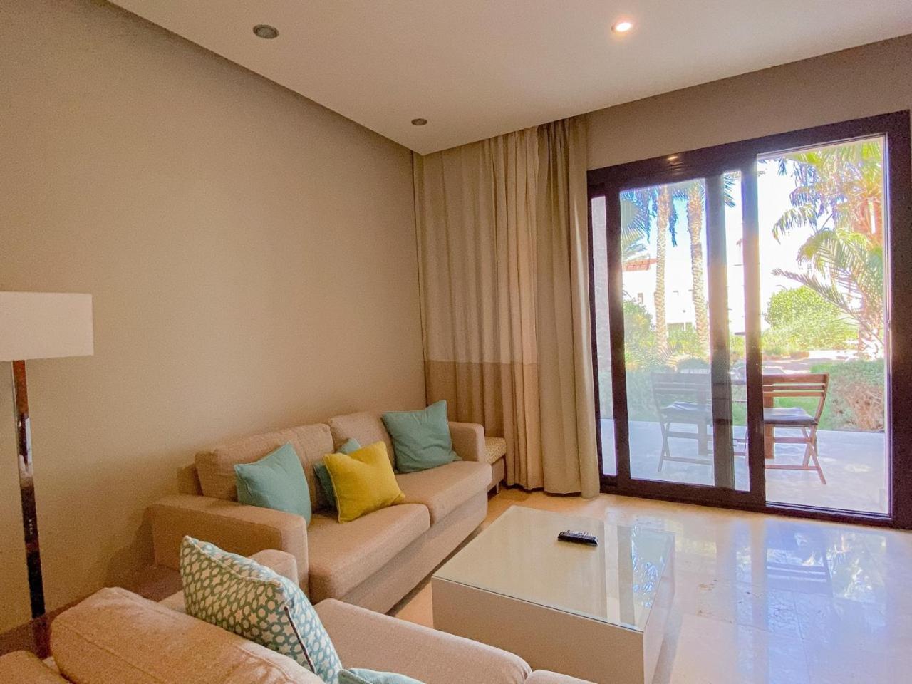 Nayah Stays, Ancient Sands Luxurious Pool Terrace Apartment