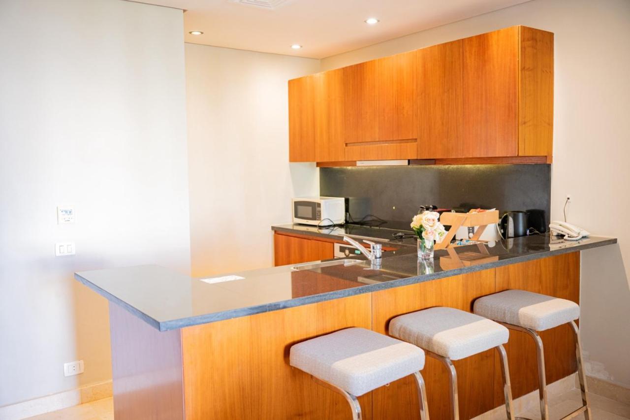 Nayah Stays, Ancient Sands Luxurious Pool Terrace Apartment
