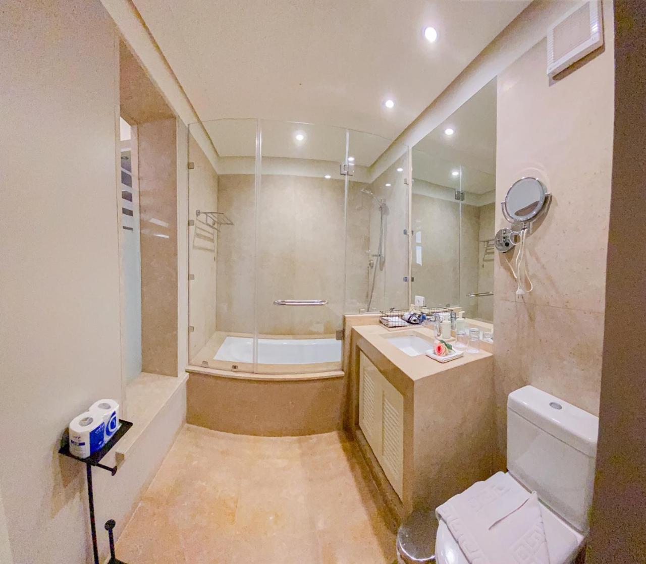 Nayah Stays, Ancient Sands Luxurious Pool Terrace Apartment