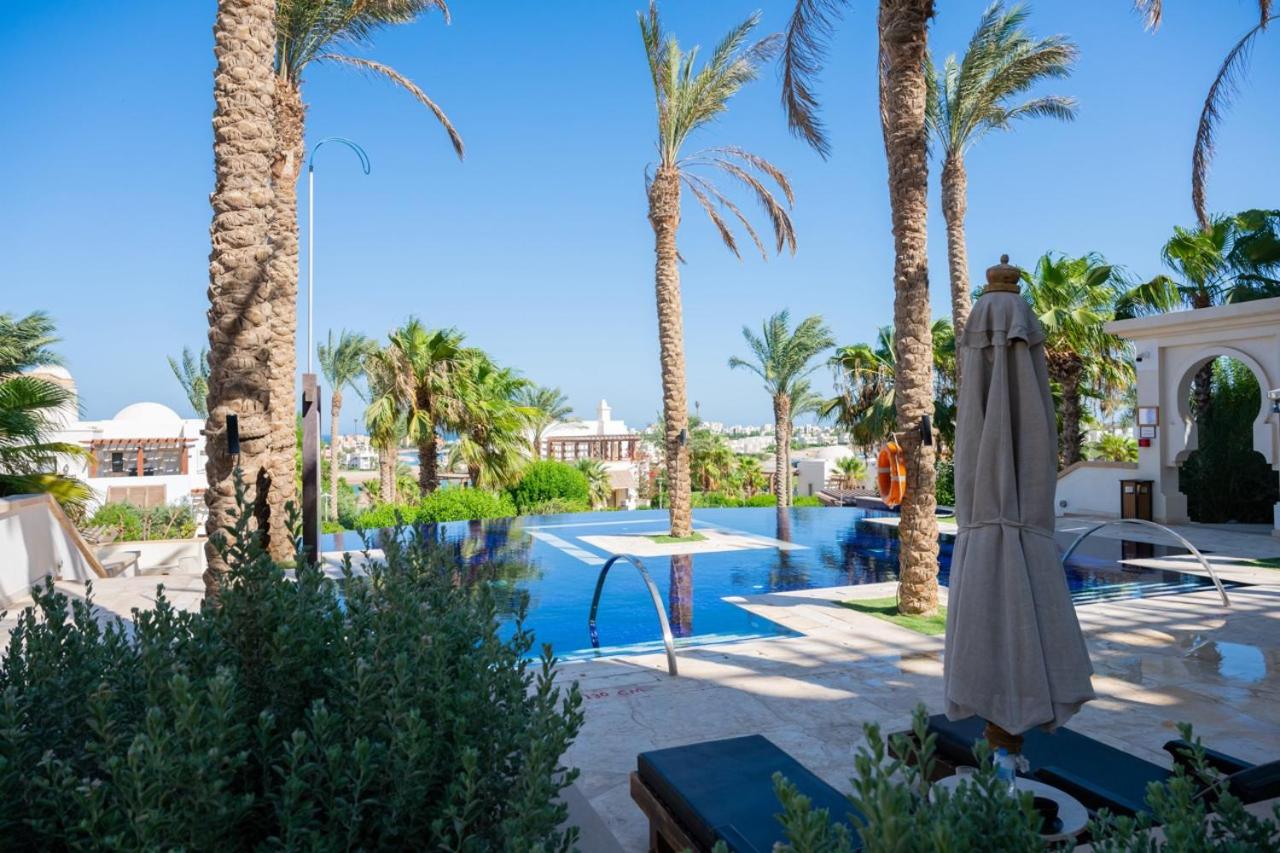 Nayah Stays, Ancient Sands Luxurious Pool Terrace Apartment