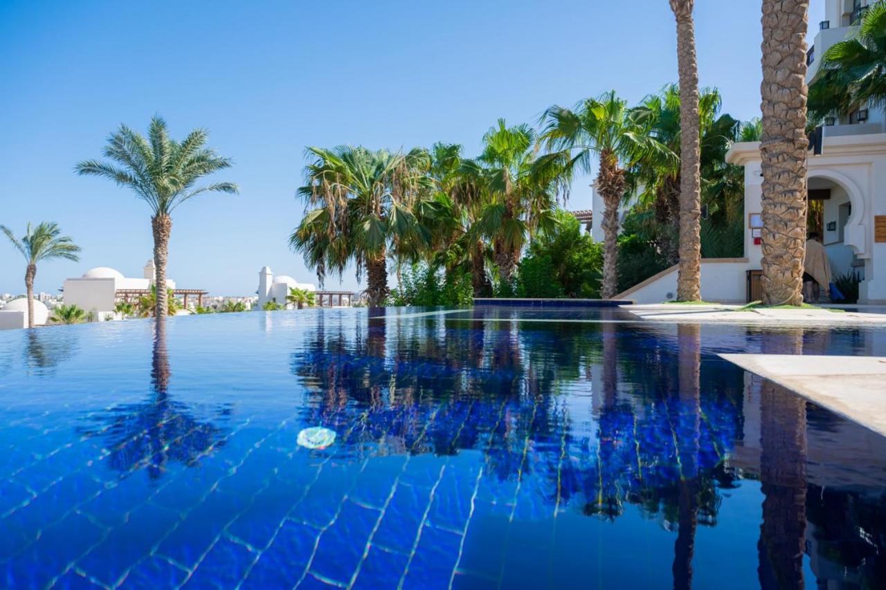 Nayah Stays, Ancient Sands Luxurious Pool Terrace Apartment