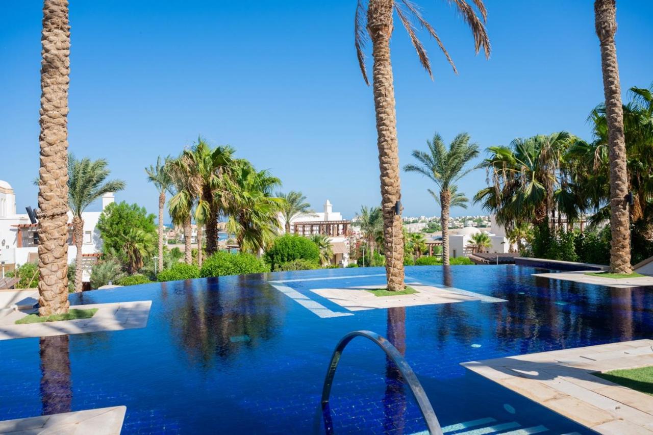 Nayah Stays, Ancient Sands Luxurious Pool Terrace Apartment