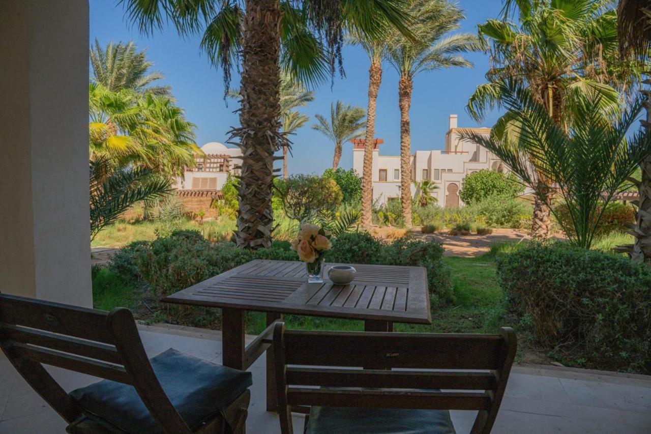 Nayah Stays, Ancient Sands Luxurious Pool Terrace Apartment