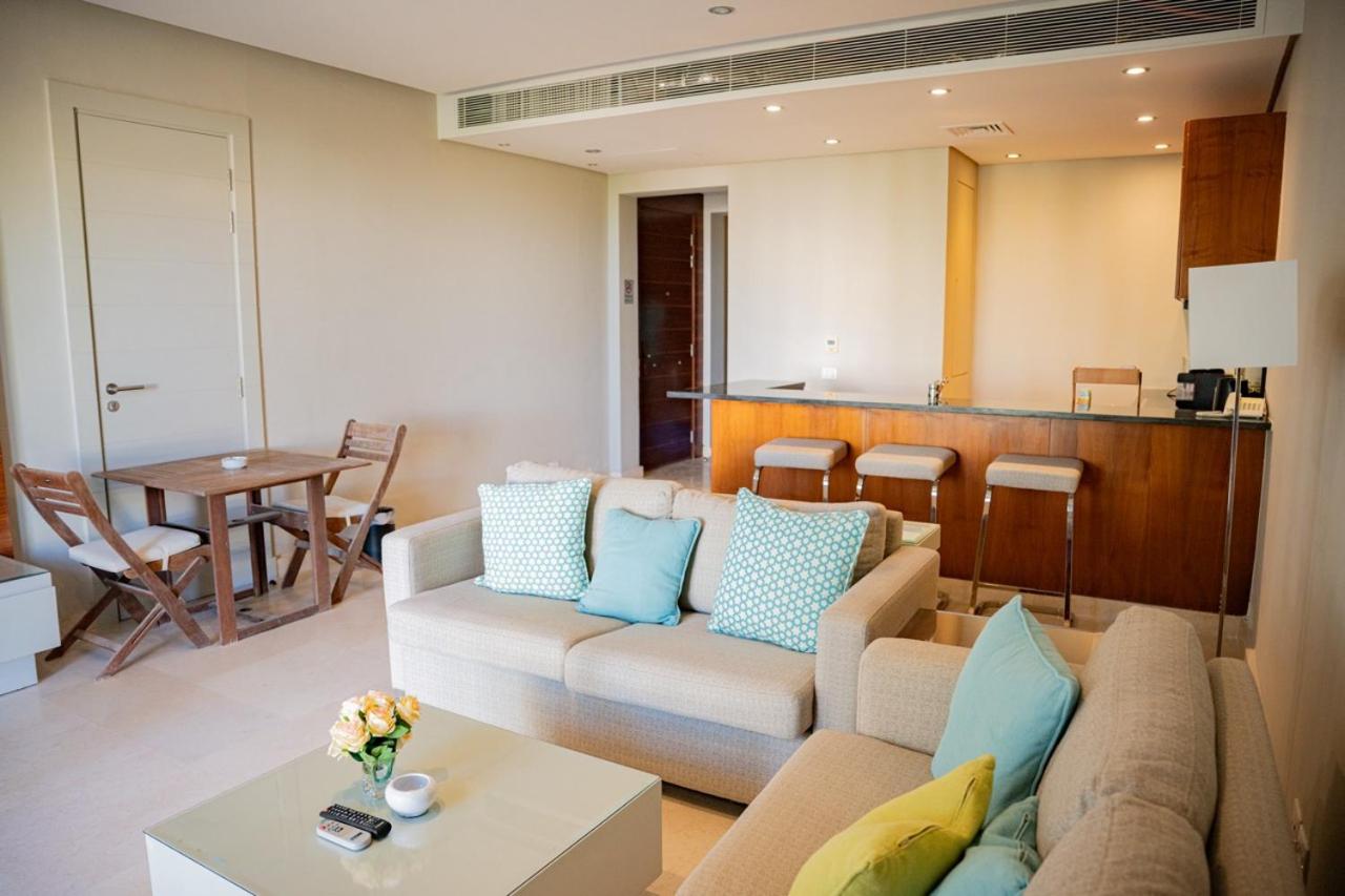 Nayah Stays, Ancient Sands Luxurious Pool Terrace Apartment