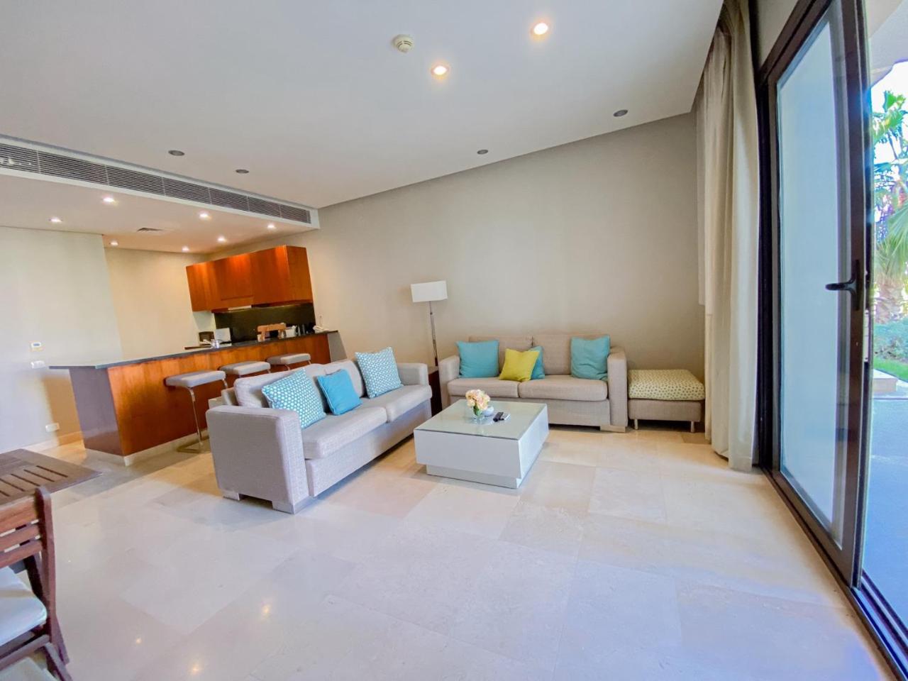 Nayah Stays, Ancient Sands Luxurious Pool Terrace Apartment