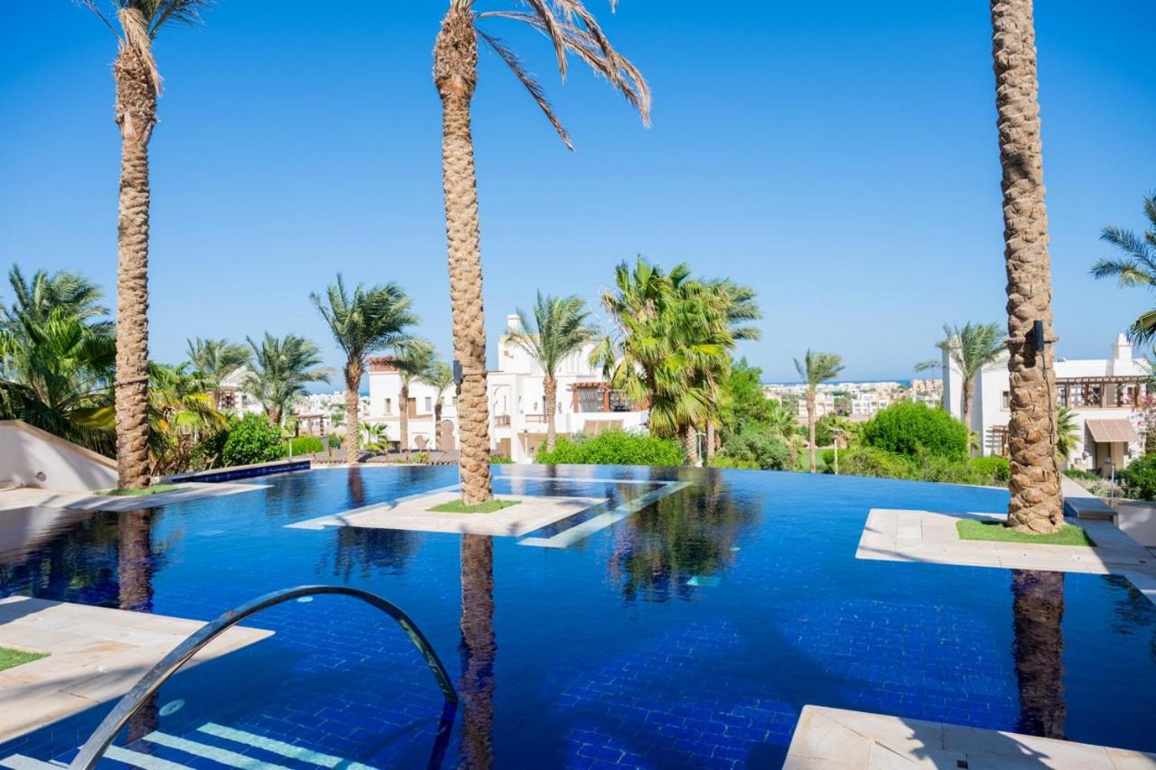 Nayah Stays, Ancient Sands Luxurious Pool Terrace Apartment