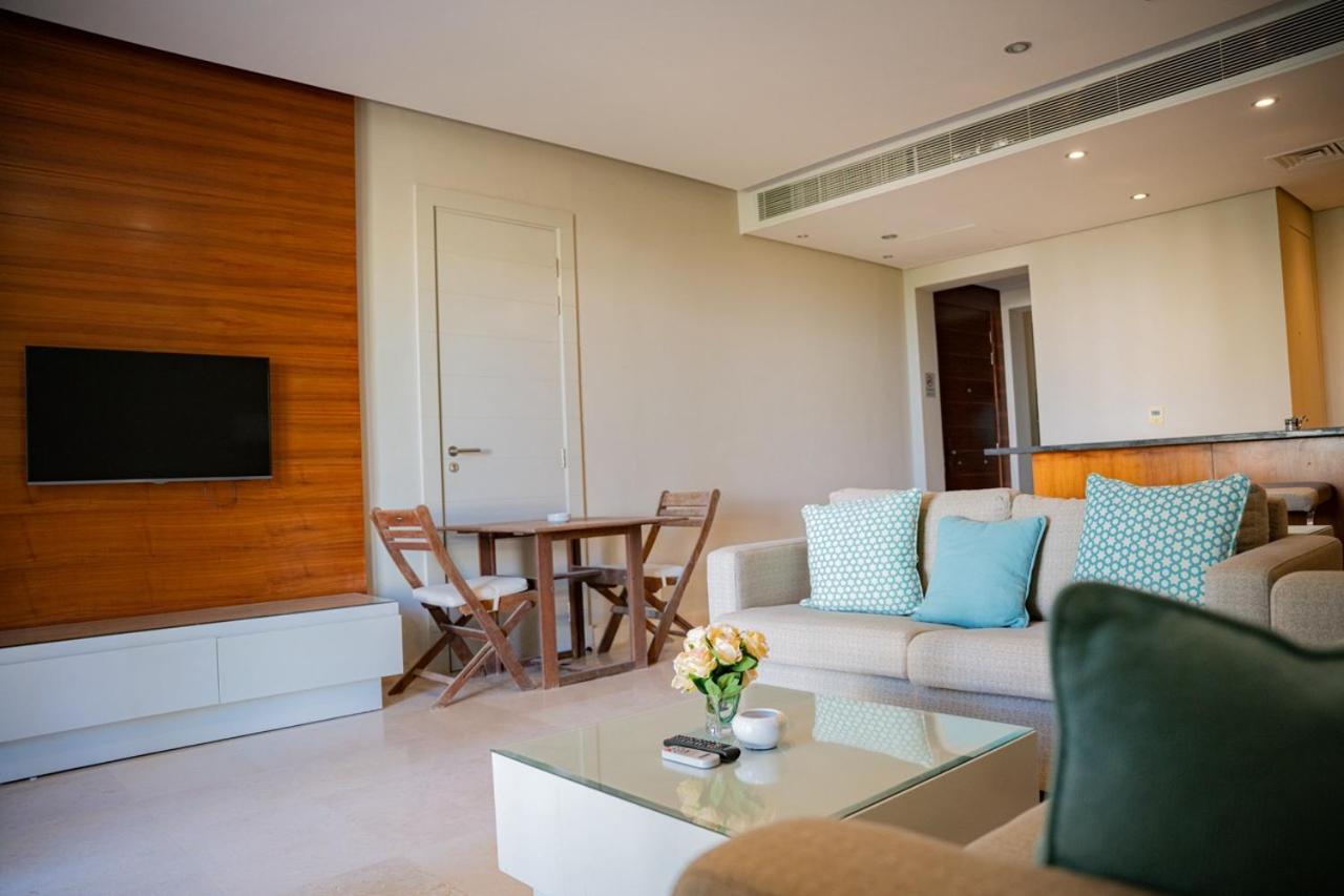 Nayah Stays, Ancient Sands Luxurious Pool Terrace Apartment