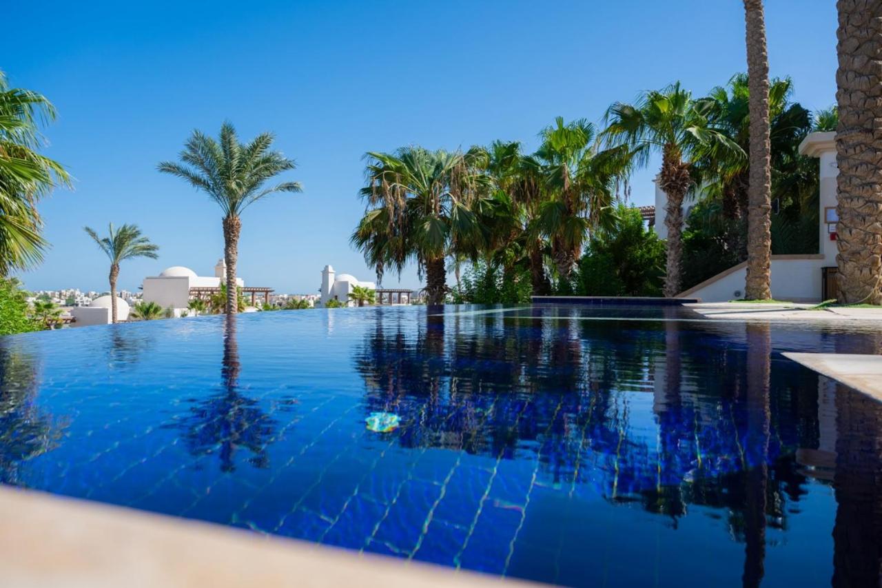 Nayah Stays, Ancient Sands Luxurious Pool Terrace Apartment