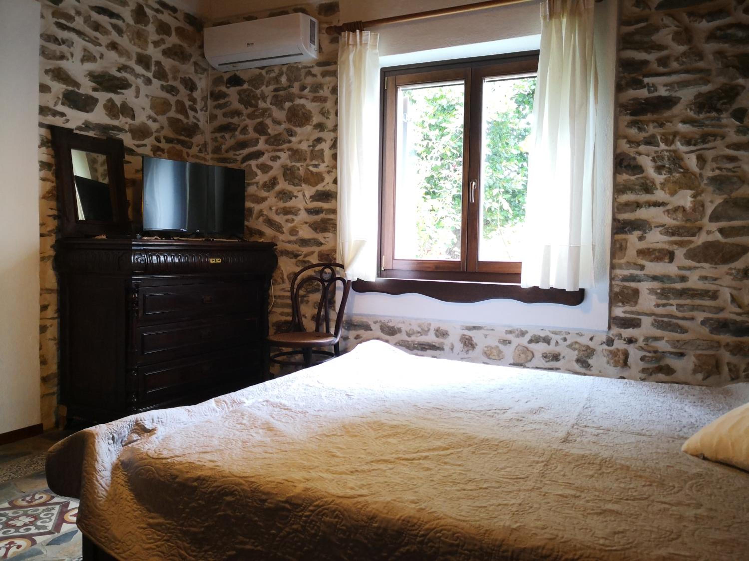 Effrosini stone guesthouse view 4
