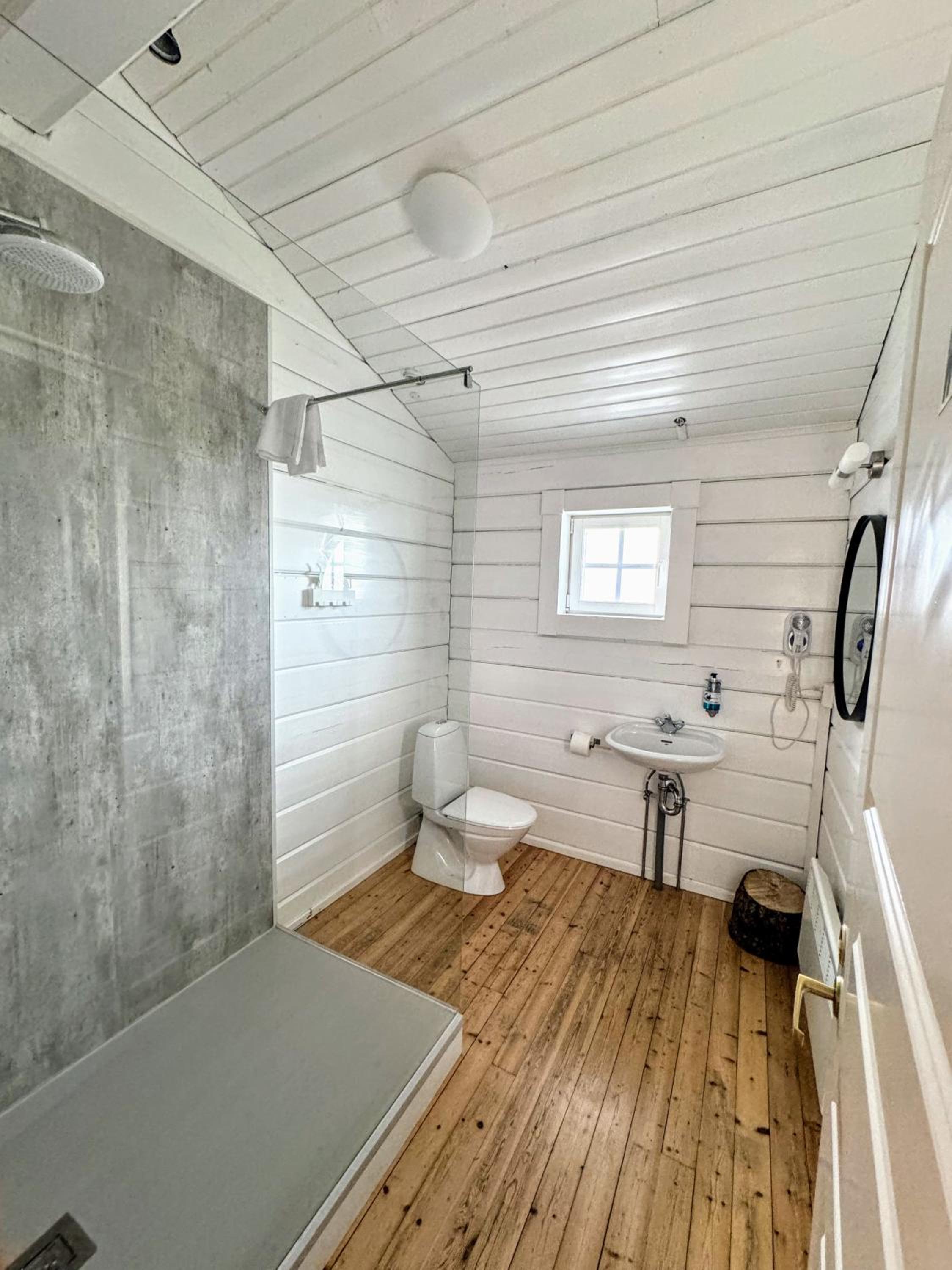 Fjordside Retreat Lodge