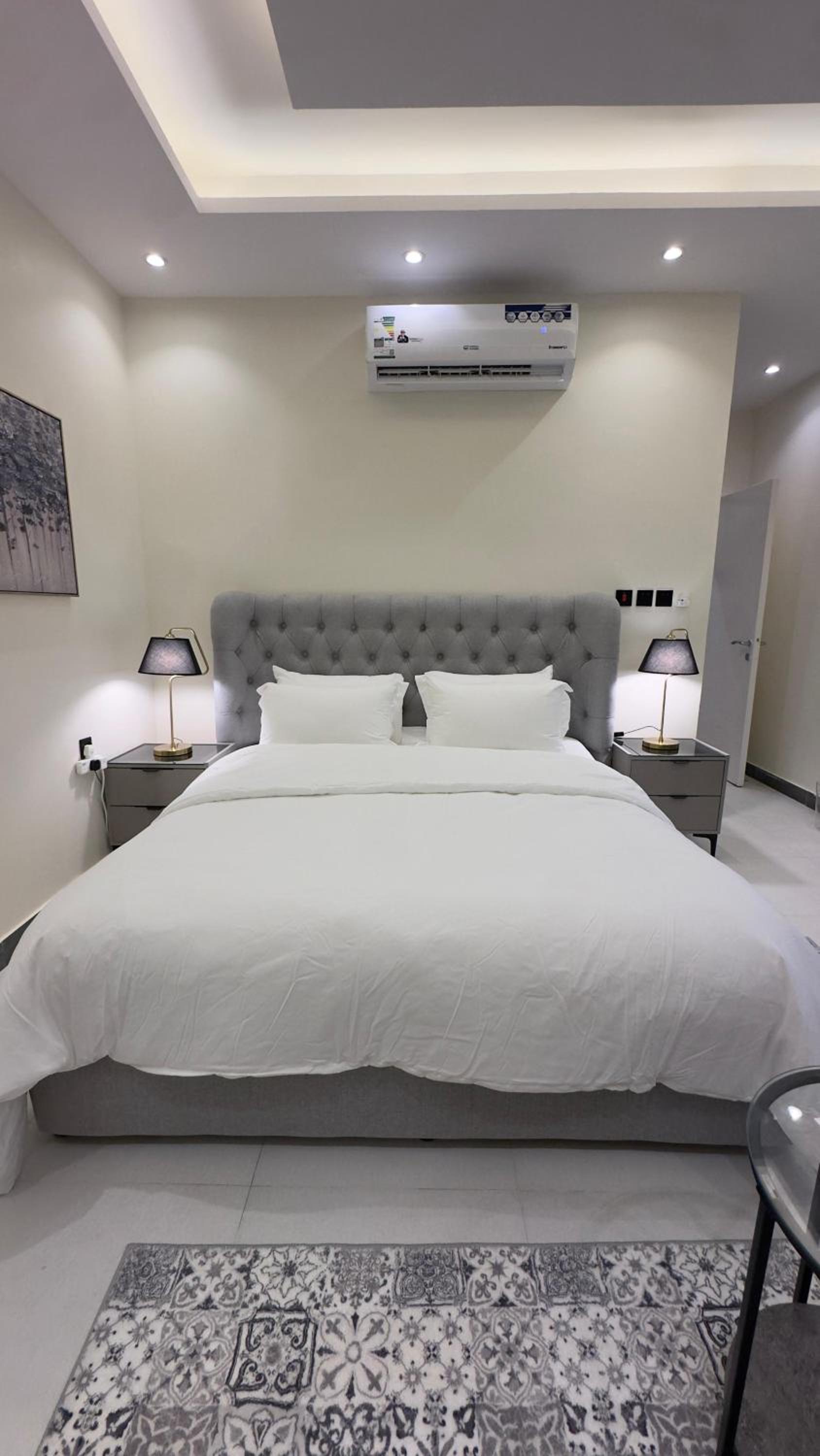 D13 - Quiet studio elegant Luxury apartment Self-Entry
