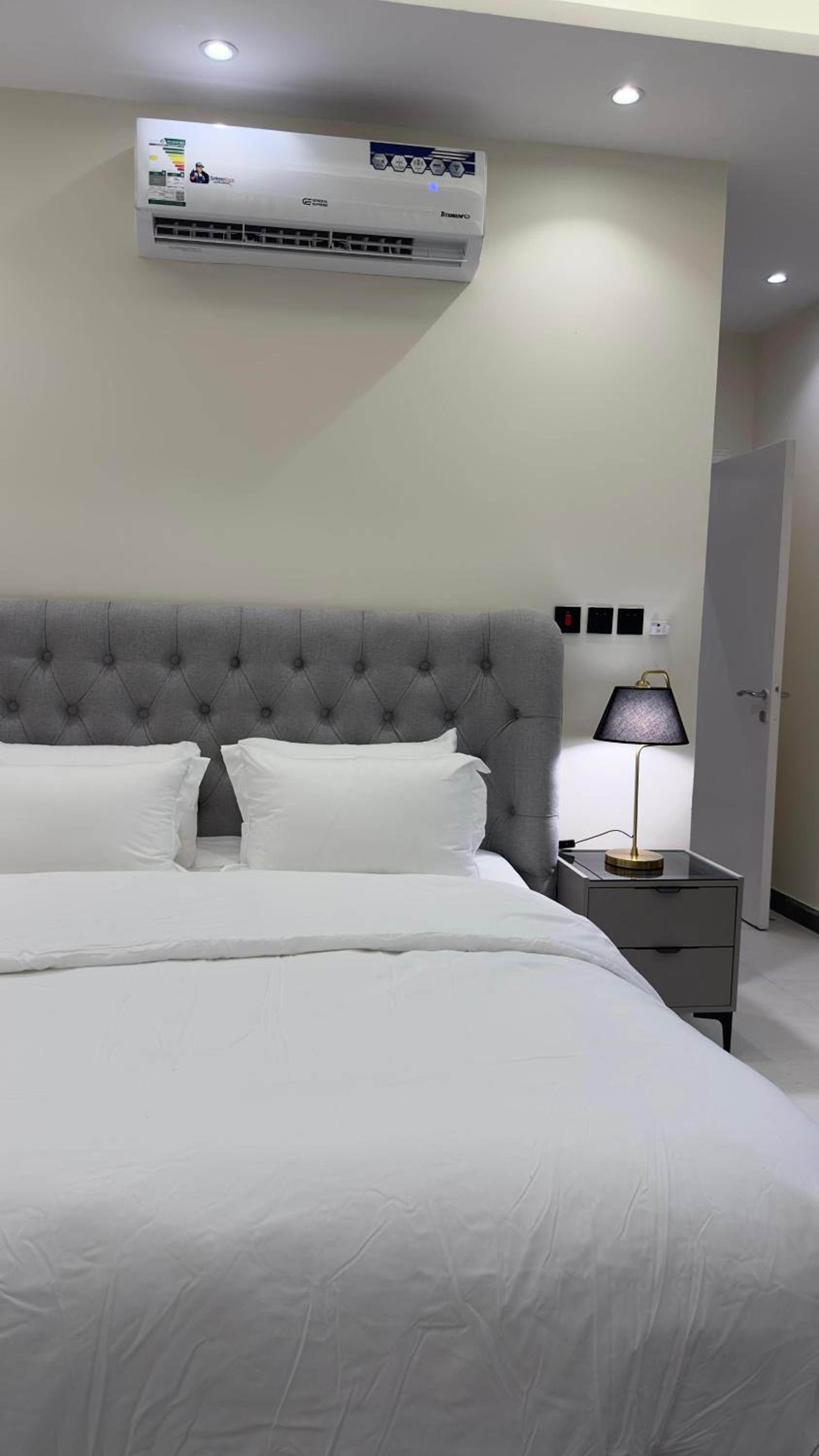 D13 - Quiet studio elegant Luxury apartment Self-Entry