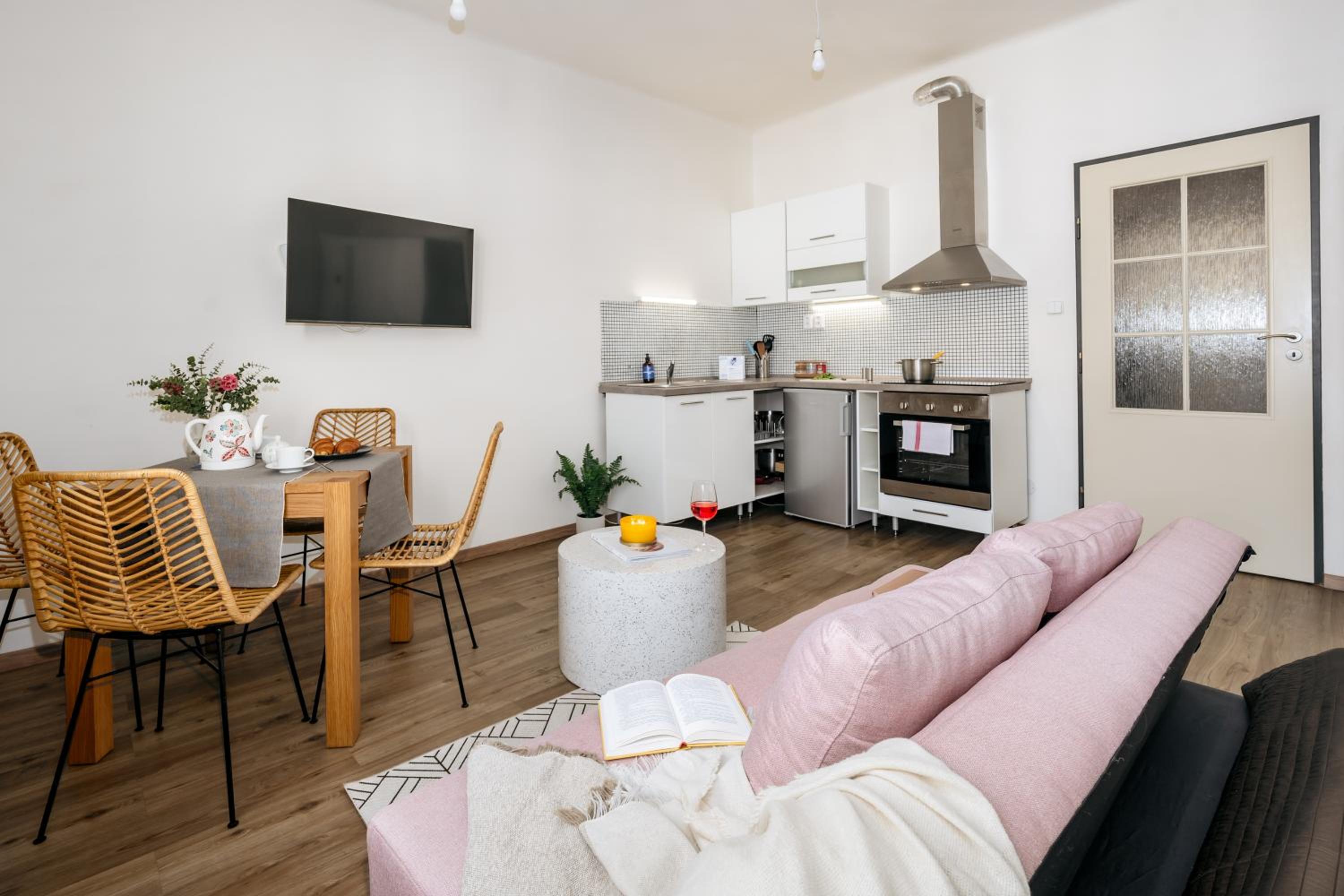 Prague Days - Open-plan Studio Near Vyšehrad Castle