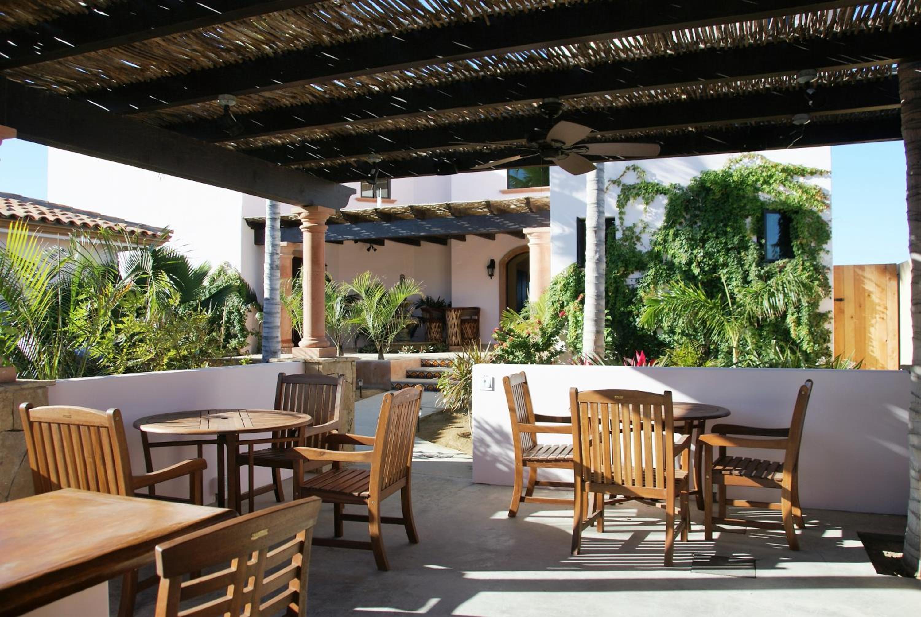 Cerritos Beach Inn