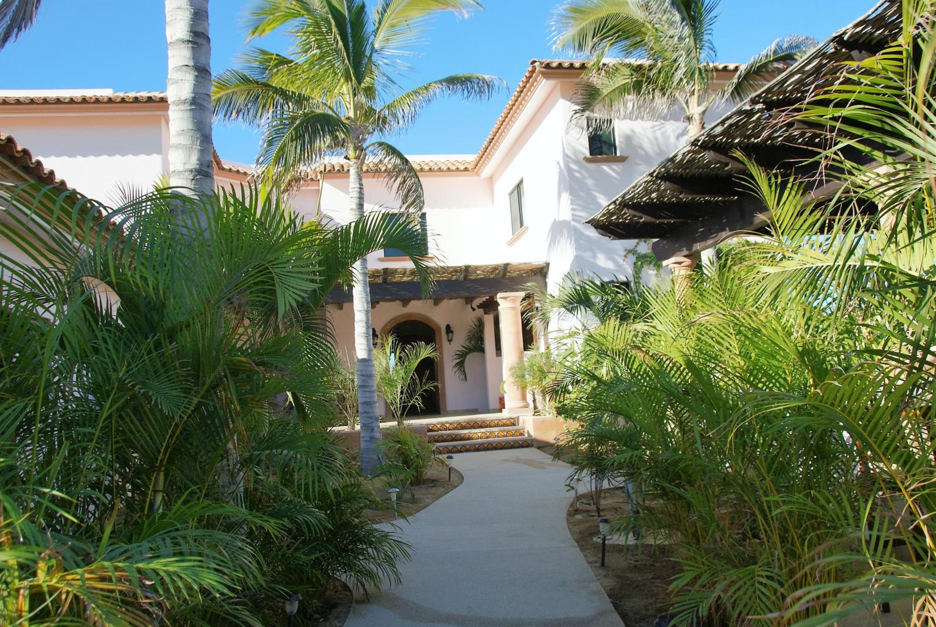 Cerritos Beach Inn