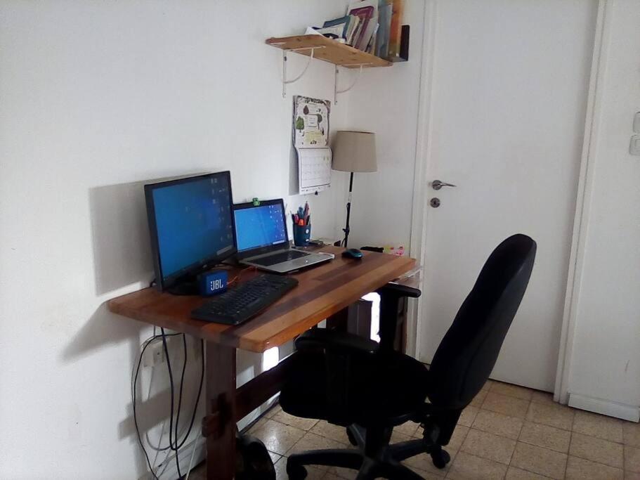 Sunlit studio with cozy balcony, Florentin Tel Aviv view 2