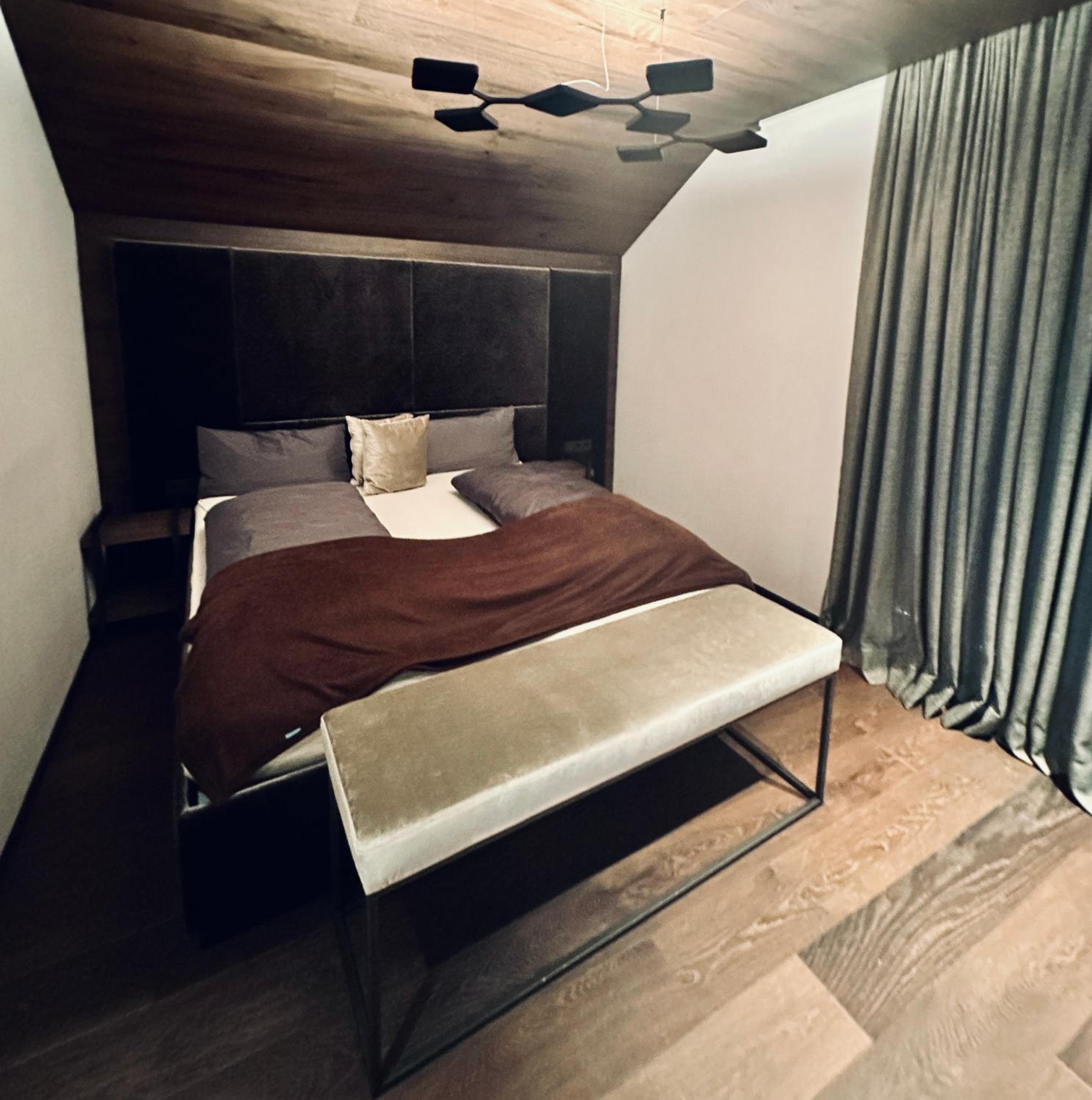 Hollywood Dream Penthouse & Apartments mit privater Sauna nahe Ischgl