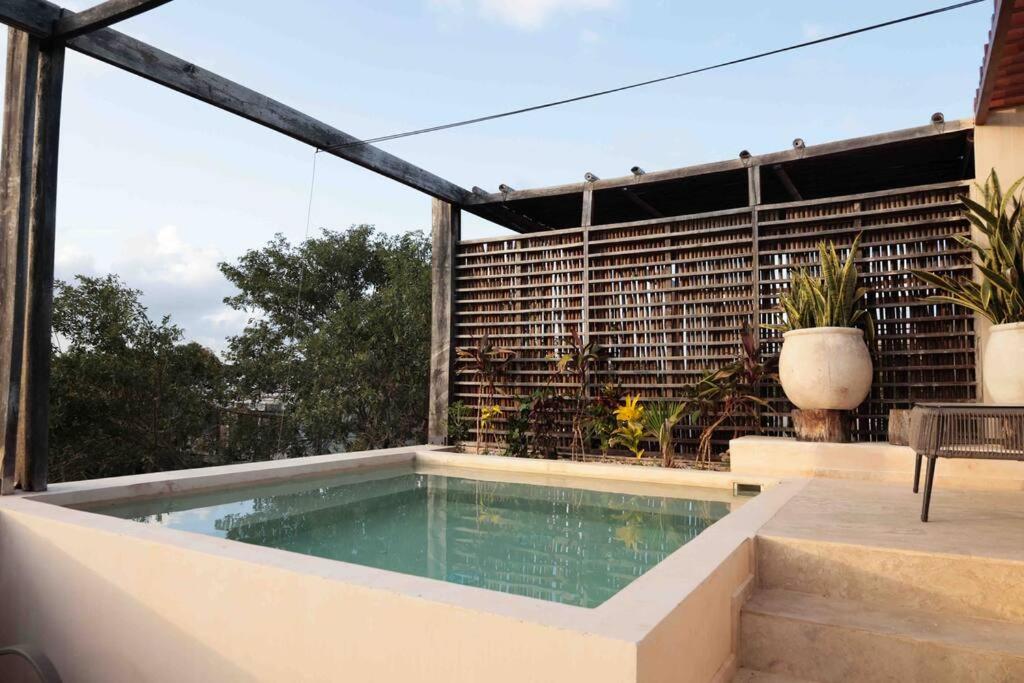 Stunning 2 Bd PH w Private Pool view 4
