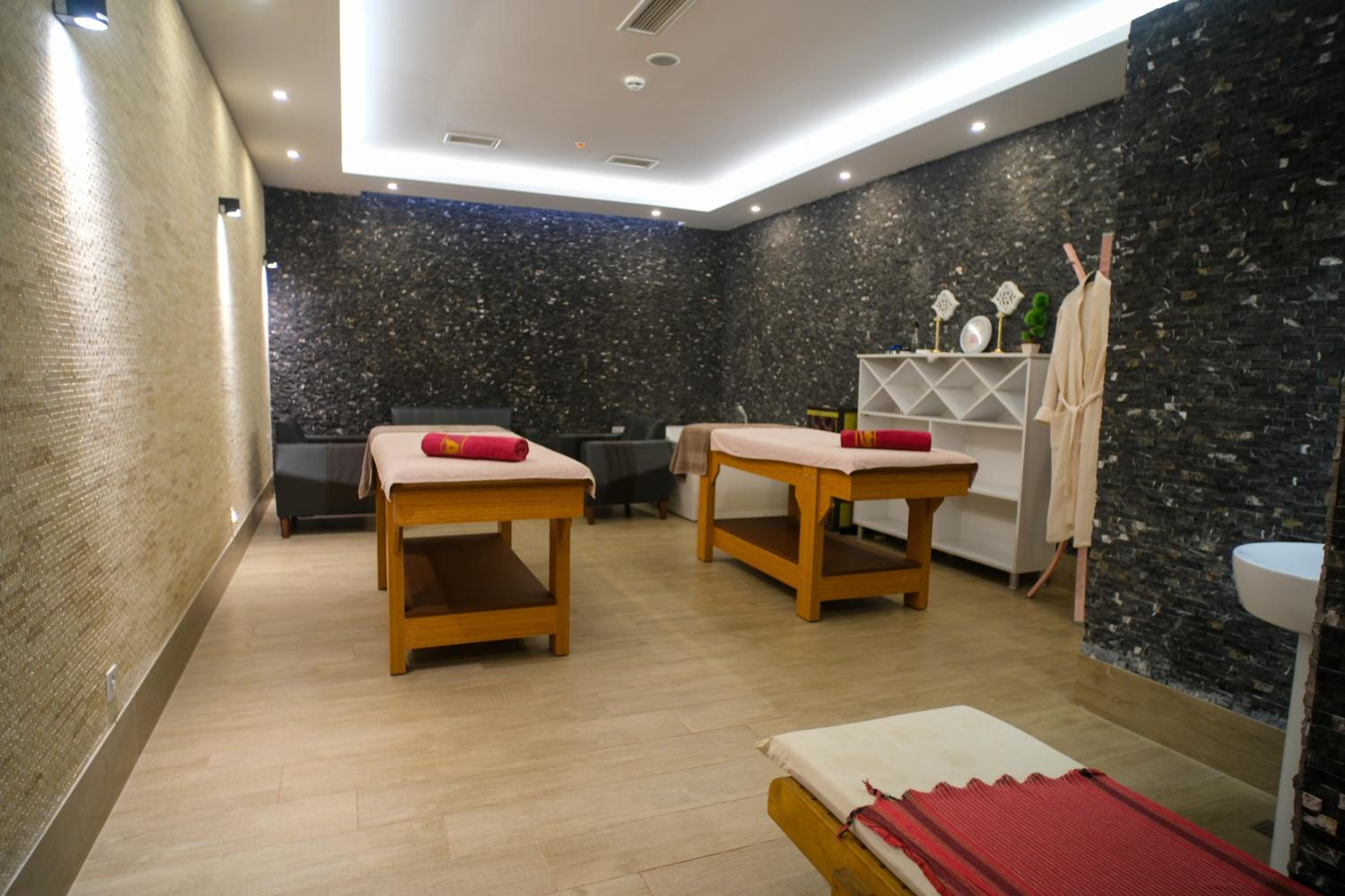 Graf Victor Otel - Image 78