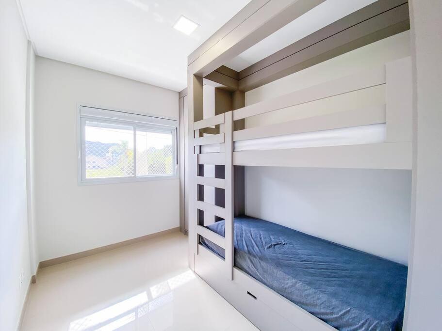 Apartamento sofisticado na Praia de Palmas - 0120