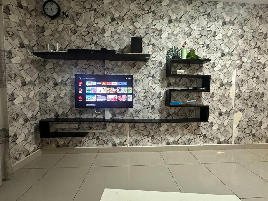 Condo Puchong Free WiFi & Netflix photo 4