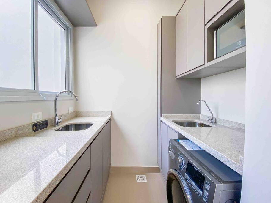 Apartamento incrível para férias em família - 0121