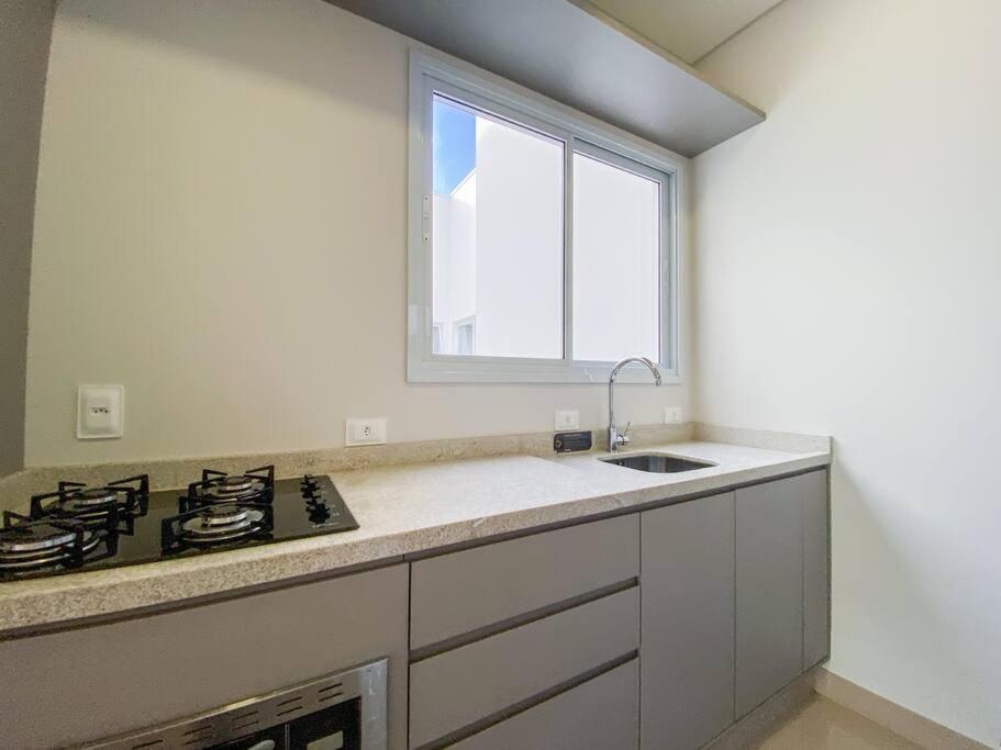 Apartamento incrível para férias em família - 0121