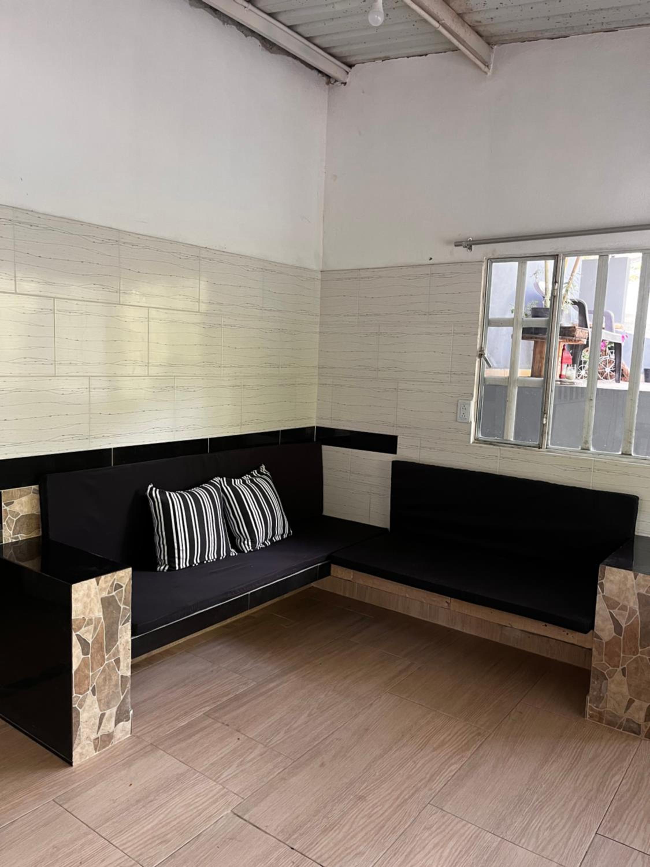 Hostel no glam boutique