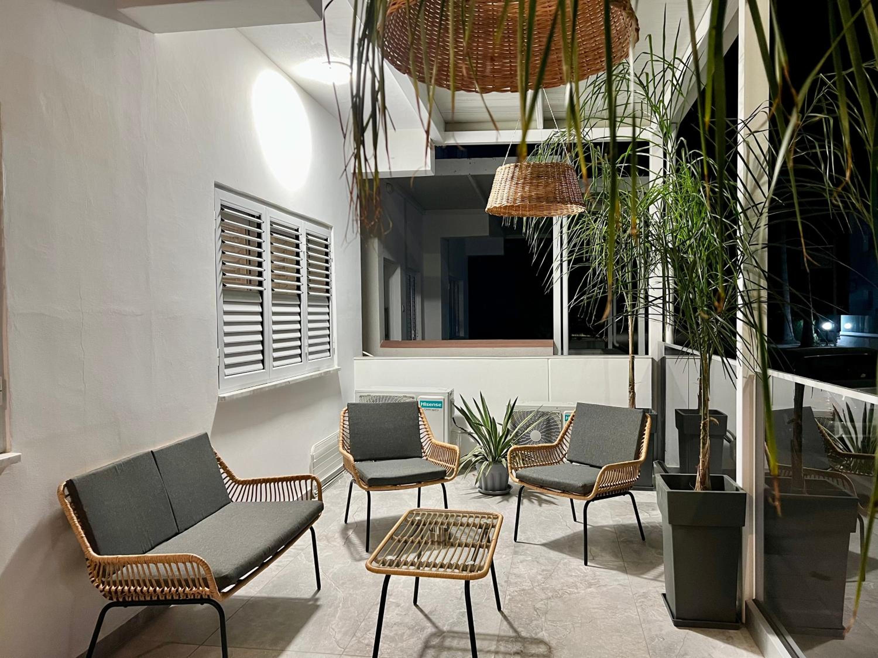 FatCow Beach Apartment