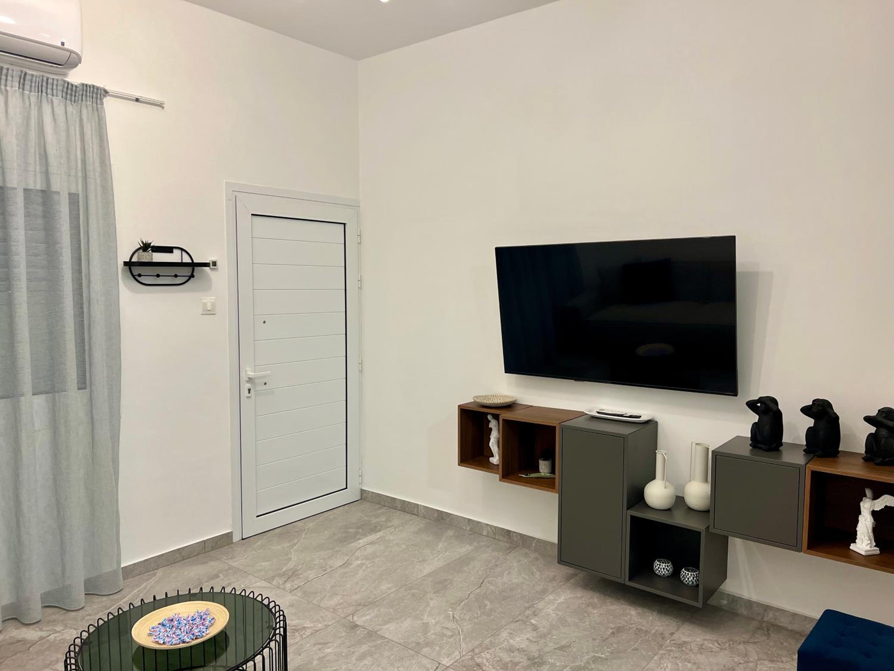 FatCow Beach Apartment