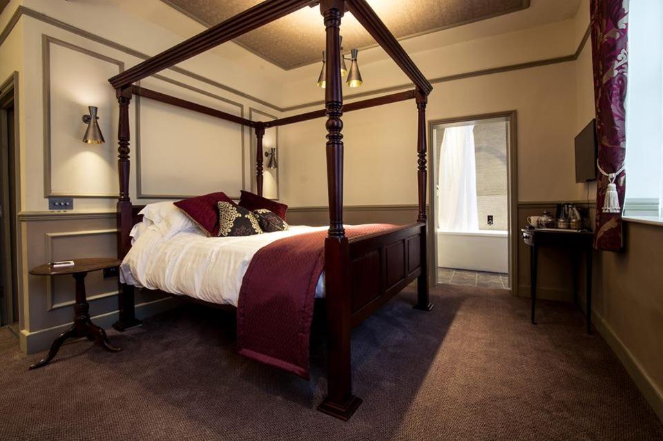 Worcester Vacations - The Cardinals Hat - Property Image 39