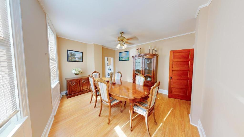 ENTIRE Big Home Close To Events - 2 Family Rooms - Kid Friendly - Private Patio & Firepit