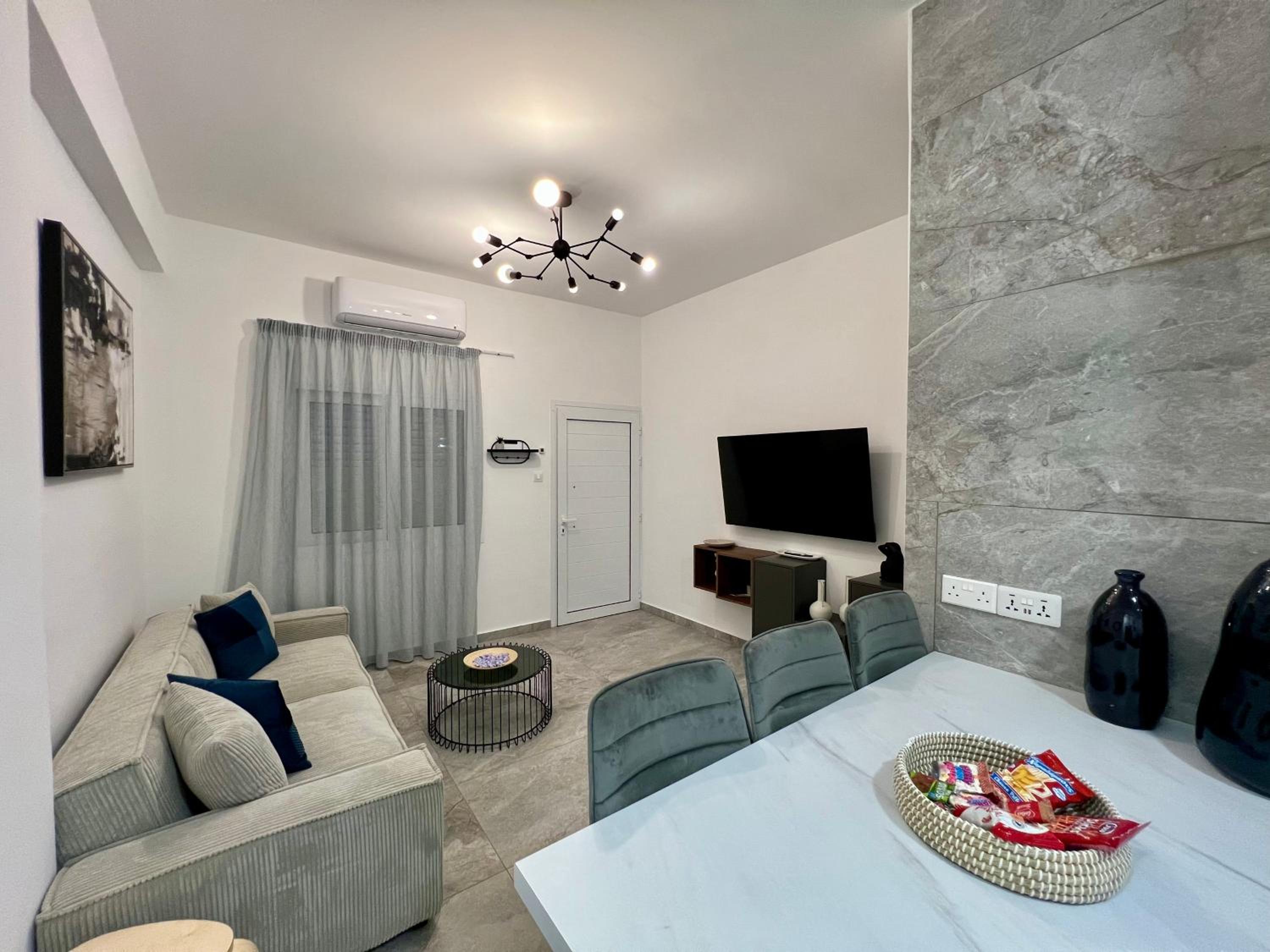 FatCow Beach Apartment
