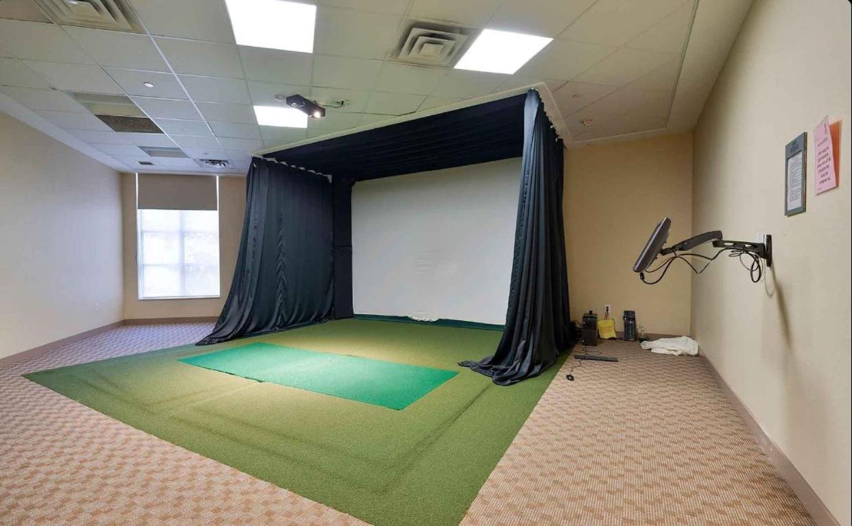 Home stay - Room with Yonge Street view and 3 Star Hotel Amenities