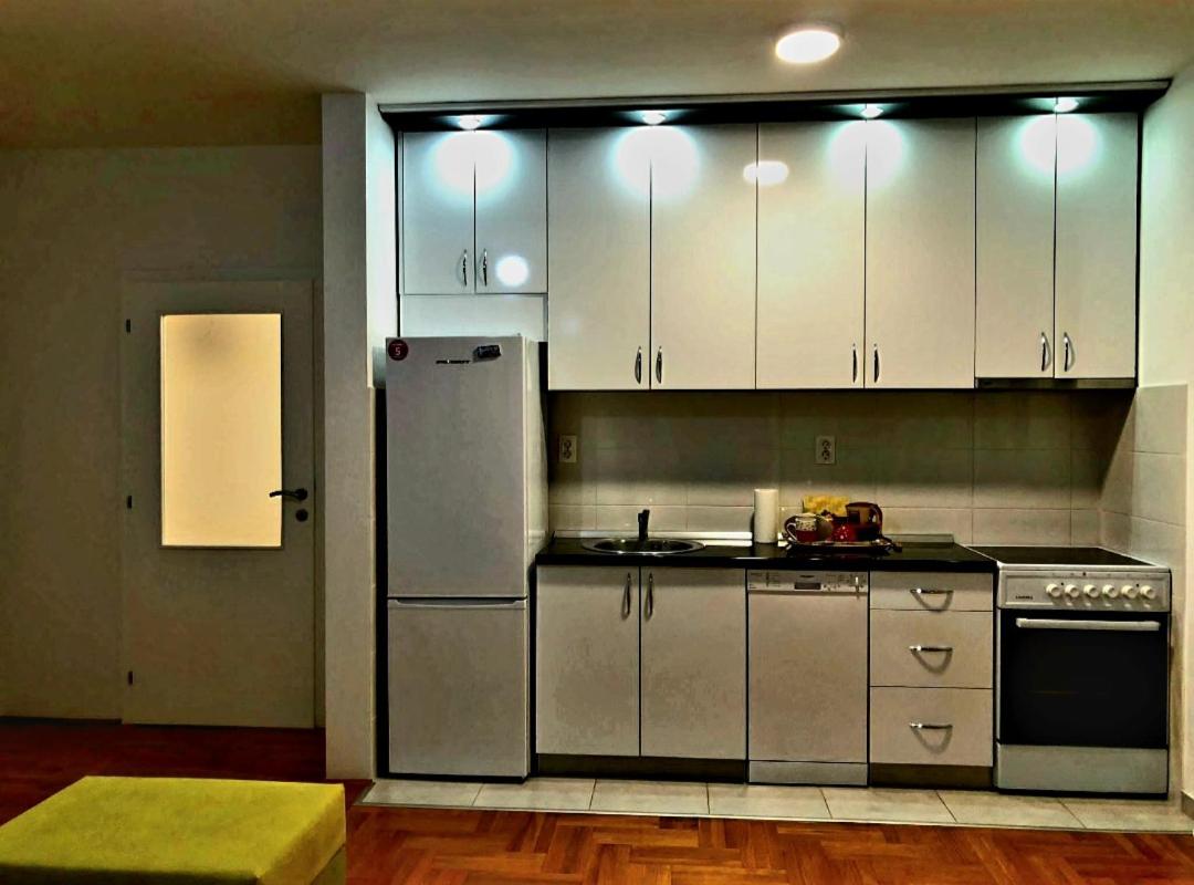 Hollywood Apartman Bjeljina